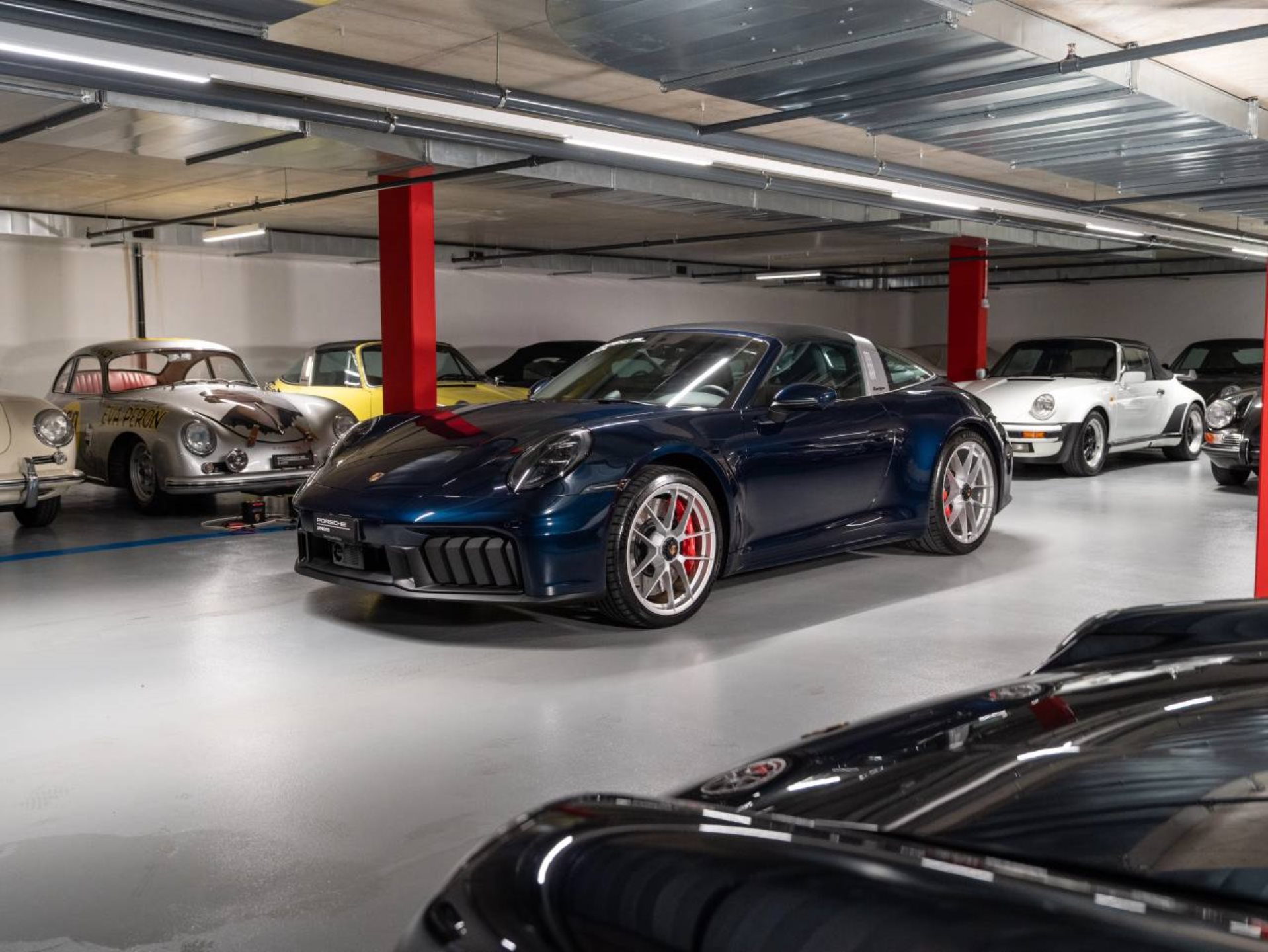 PORSCHE 911 Targa 4 GTS-image-8