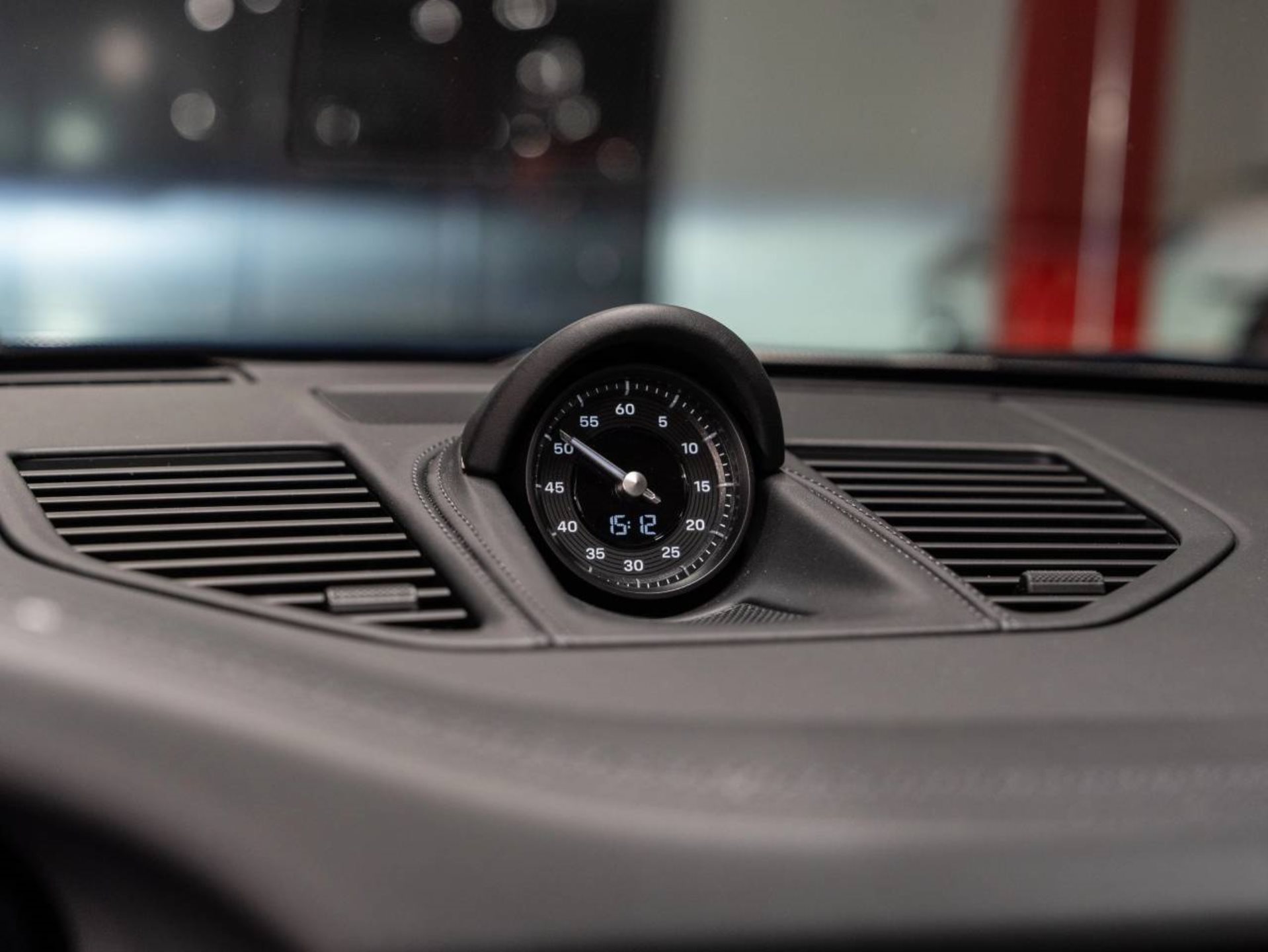 PORSCHE 911 Targa 4 GTS-image-11