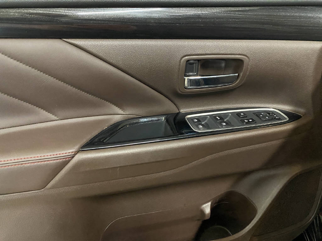 MITSUBISHI Outlander 2.0 PHEV Diamond-image-11