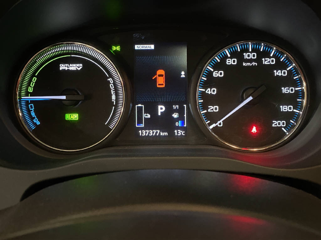 MITSUBISHI Outlander 2.0 PHEV Diamond-image-8