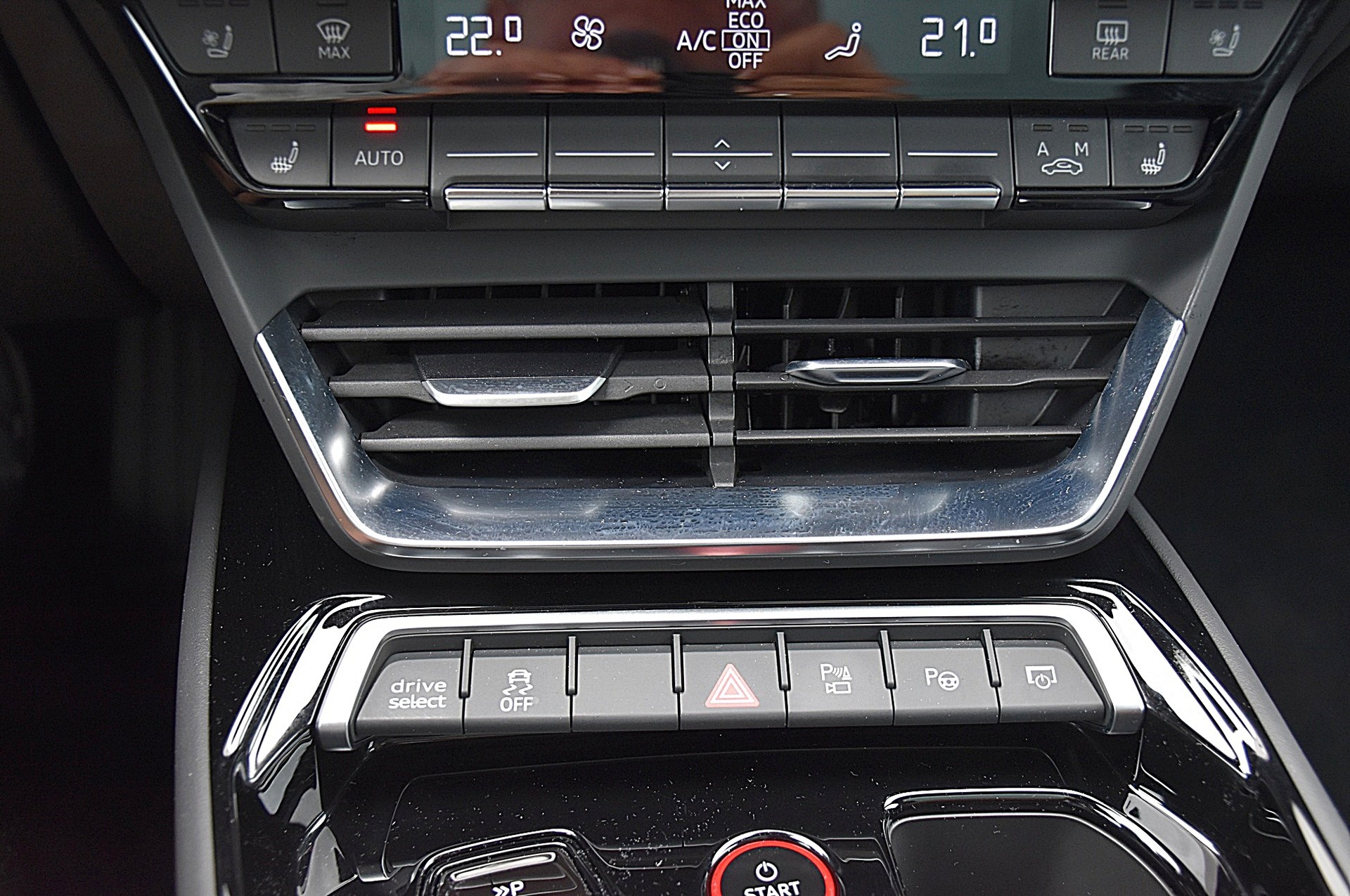 AUDI e-tron GT quattro-image-13