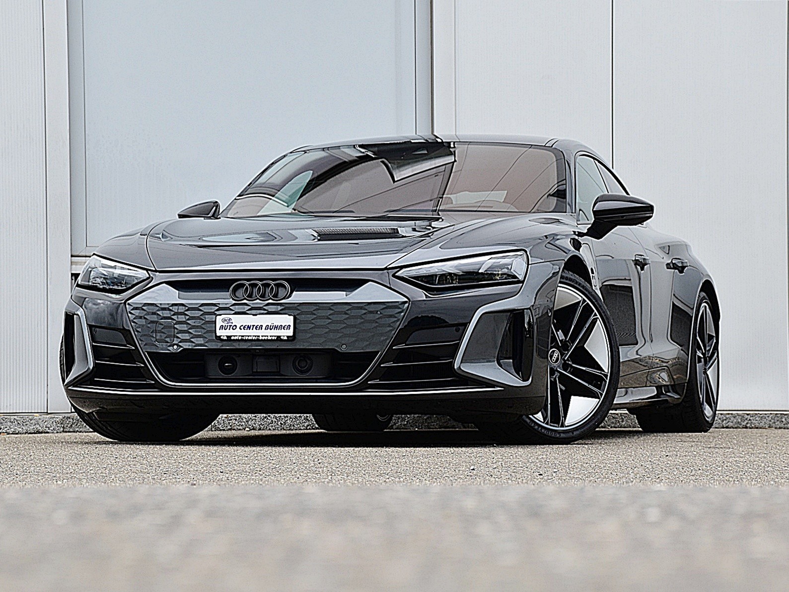 AUDI e-tron GT quattro-image-4
