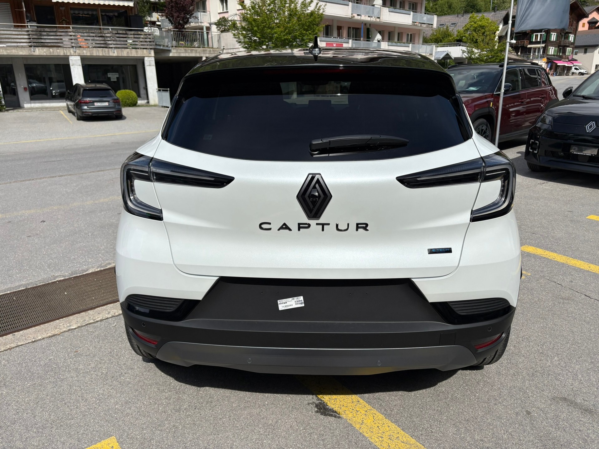 RENAULT Captur 1.8 E-Tech 160 Esprit Alpine-image-5