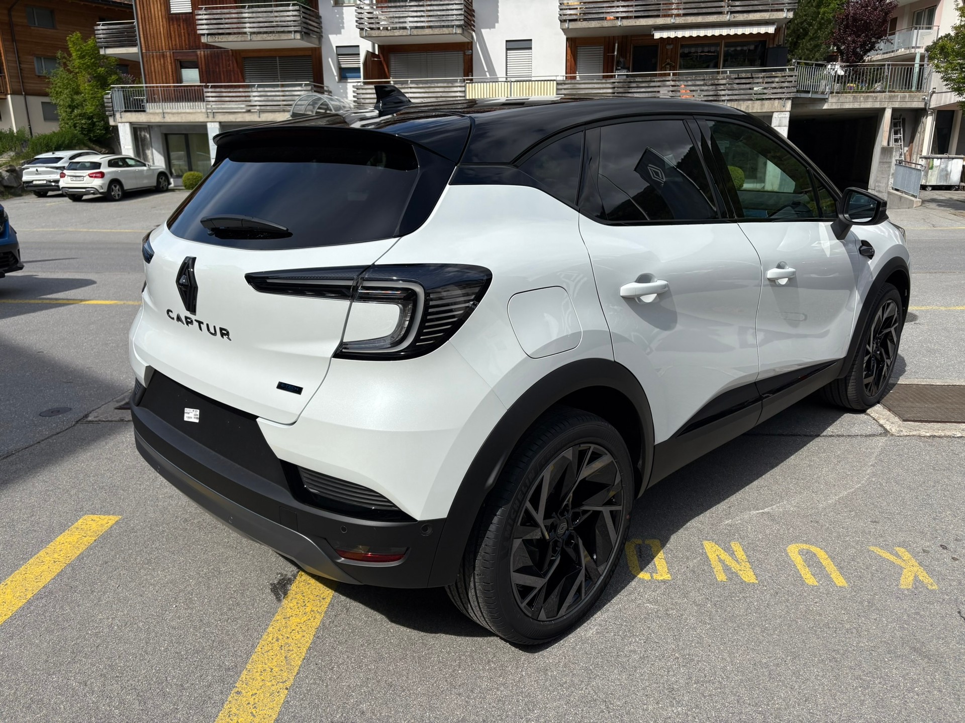 RENAULT Captur 1.8 E-Tech 160 Esprit Alpine-image-4