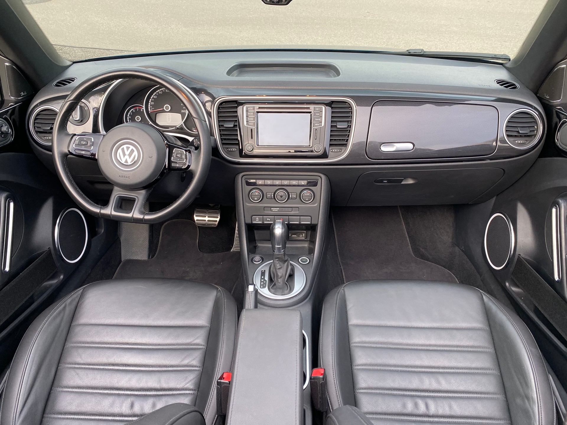 VW Cabrio 2.0 TSI BlueMT Sport DSG - 220PS-image-8