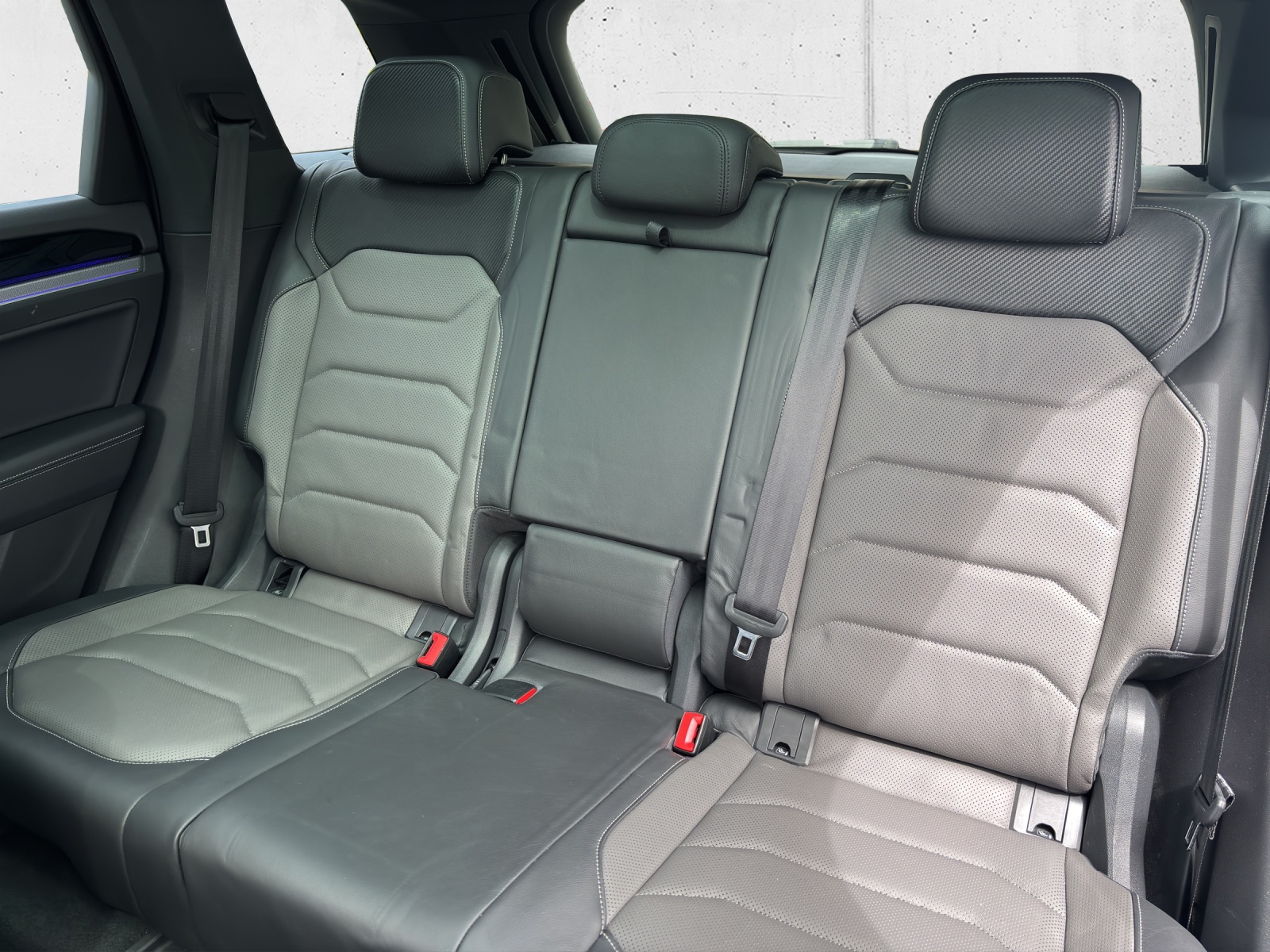 VW Touareg 3.0 TDI R Line Tiptronic mit AHK, Panorama-Ausstell-/Schiebedach, Standheizung & Winterräder-image-29