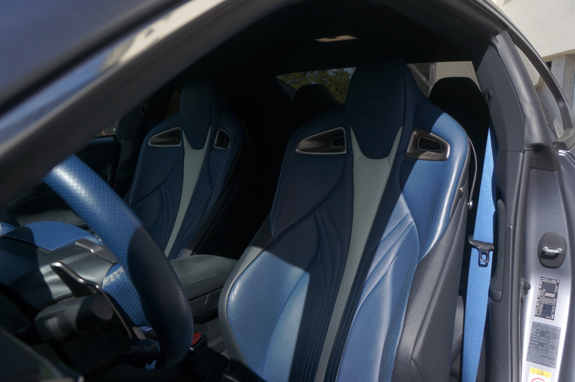 LEXUS 5.0 V8 Carbon 10th Anniversary-image-8