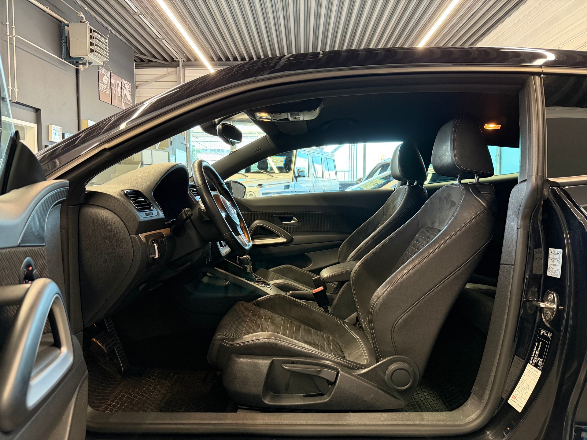 VW Scirocco 2.0 TDI BlueMotion Technology Team DSG-image-8