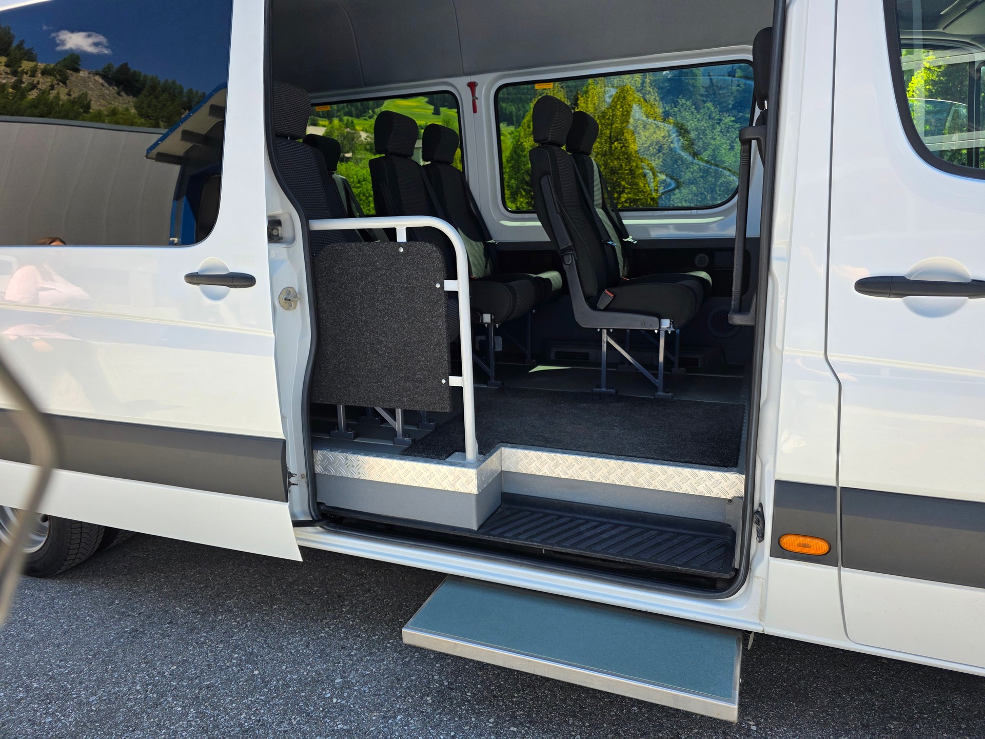 MERCEDES-BENZ Sprinter 516 CDI-image-2