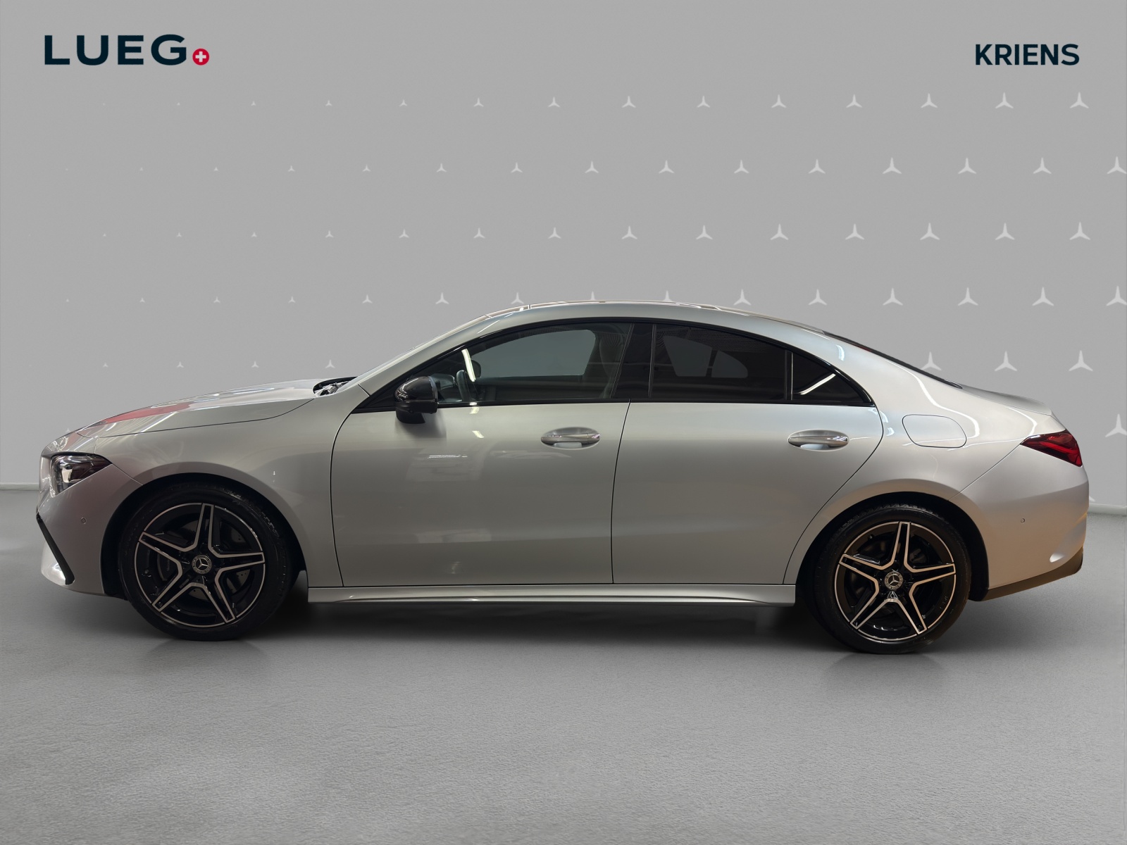 MERCEDES-BENZ CLA 200 - AMG / 360 Grad Kamera / Panorama-Dach / Soundsystem / Ambiente-Licht-image-1