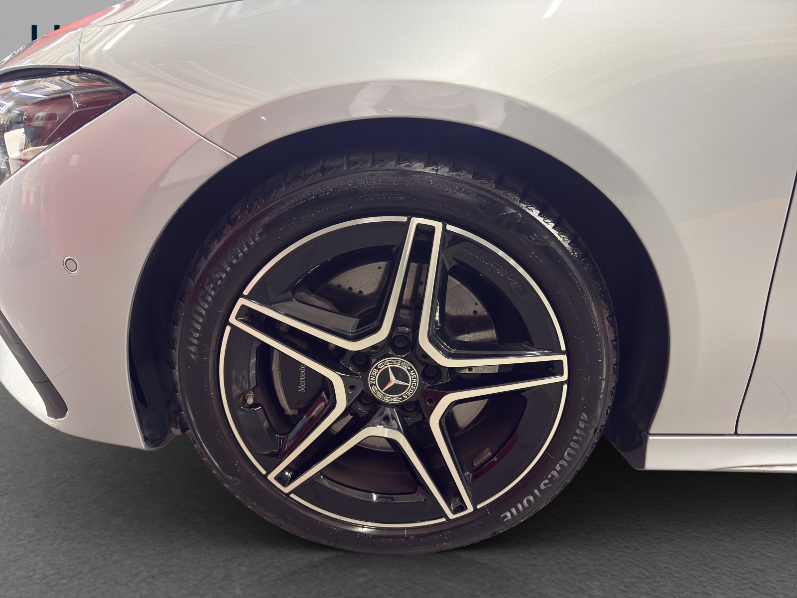 MERCEDES-BENZ CLA 200 - AMG / 360 Grad Kamera / Panorama-Dach / Soundsystem / Ambiente-Licht-image-6