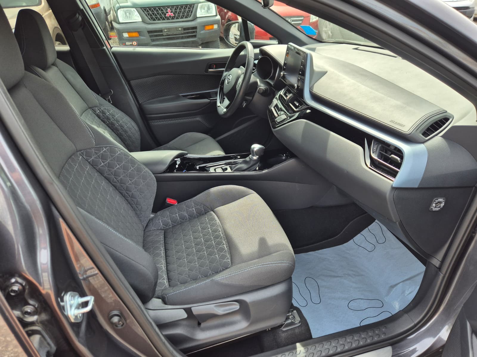 TOYOTA C-HR 2.0 HSD CVT Premium-image-6
