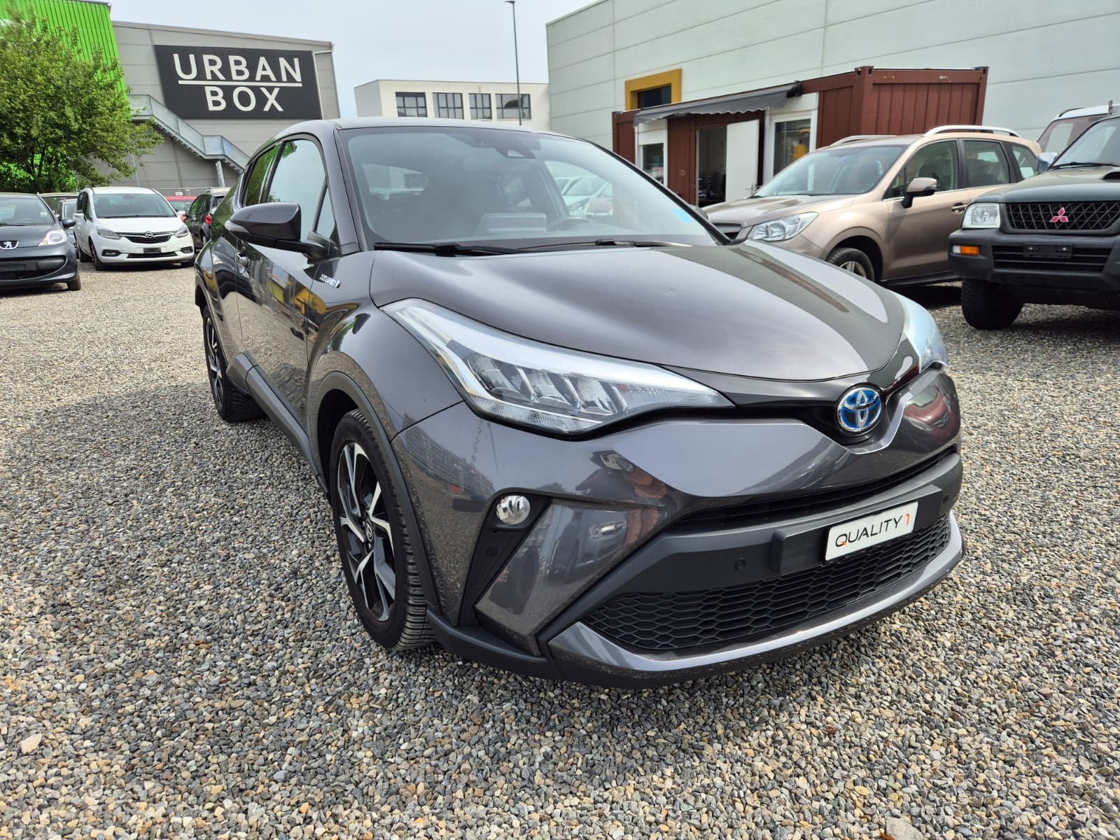 TOYOTA C-HR 2.0 HSD CVT Premium-image-3