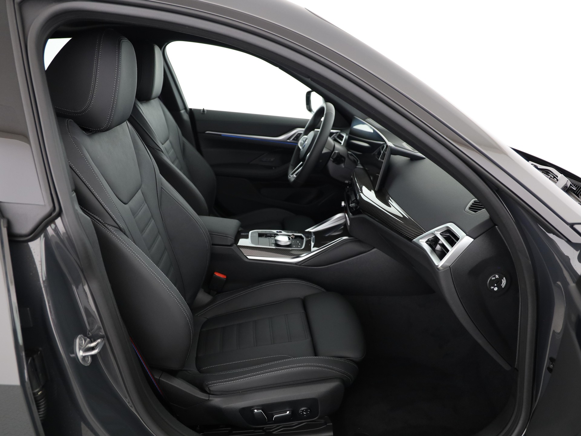 BMW i4 xDrive40-image-15