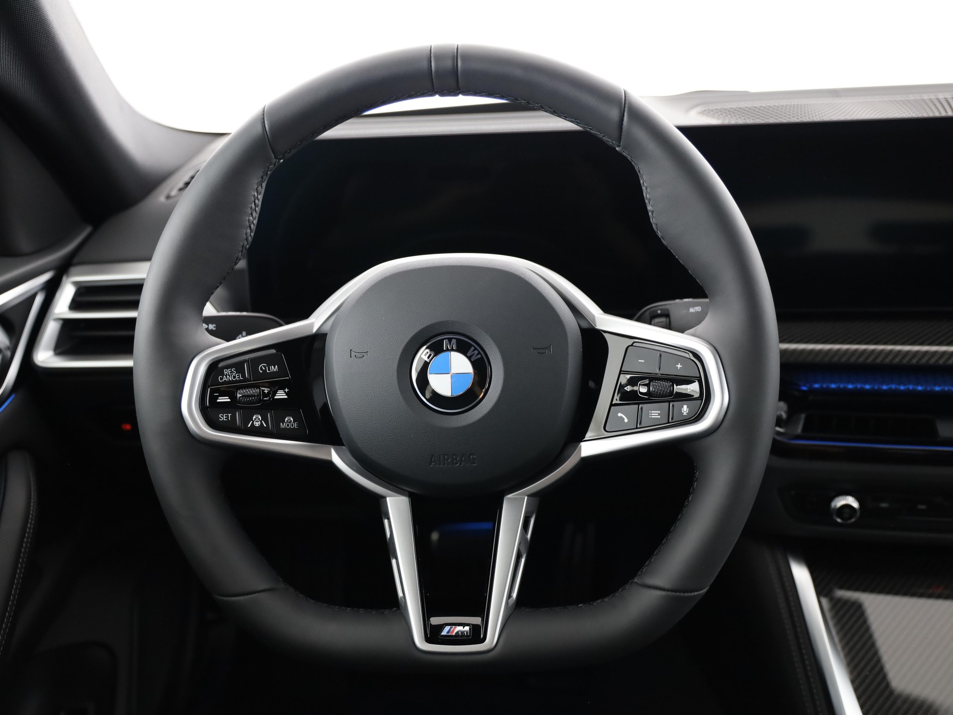 BMW i4 xDrive40-image-19