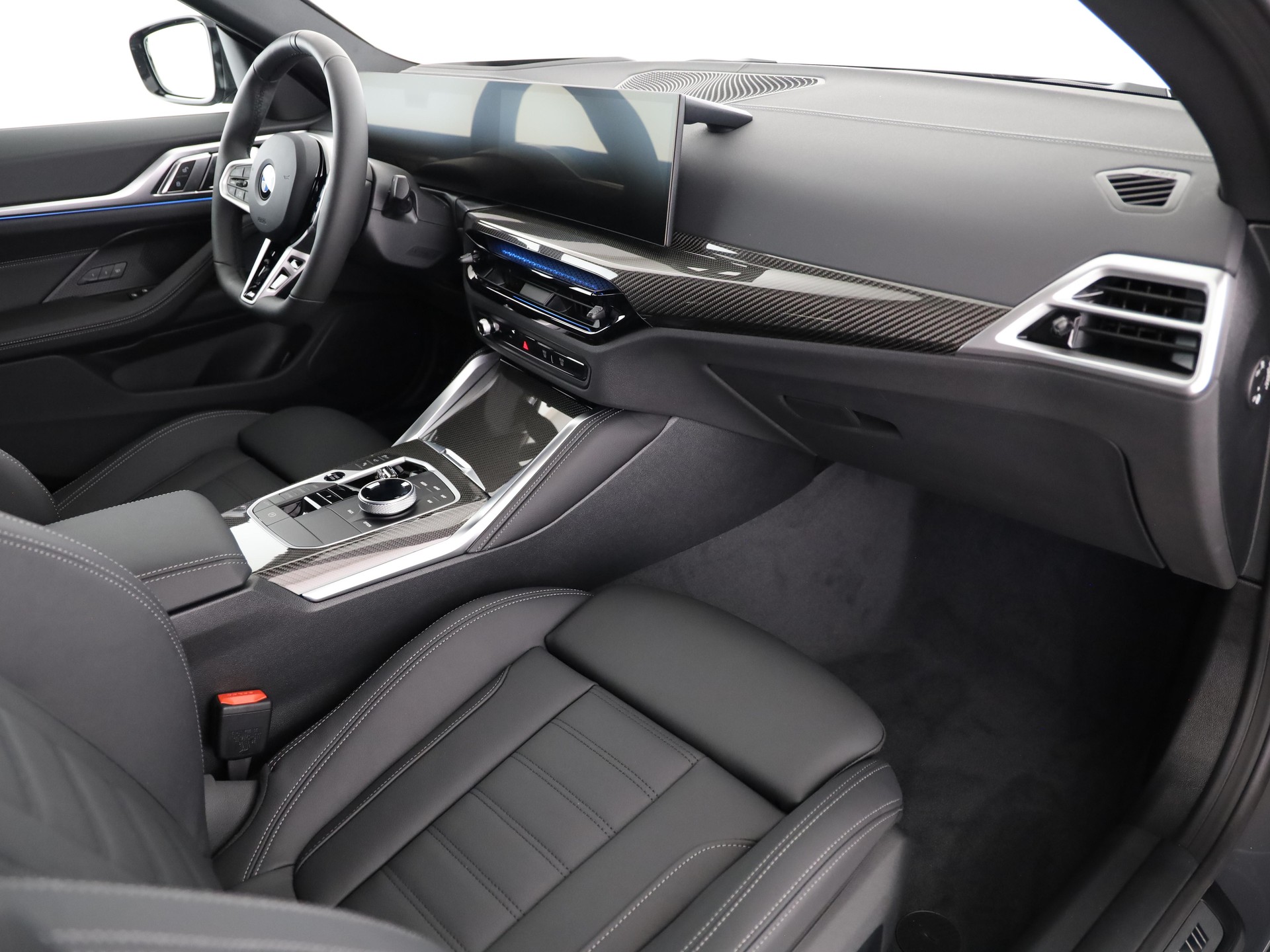 BMW i4 xDrive40-image-14