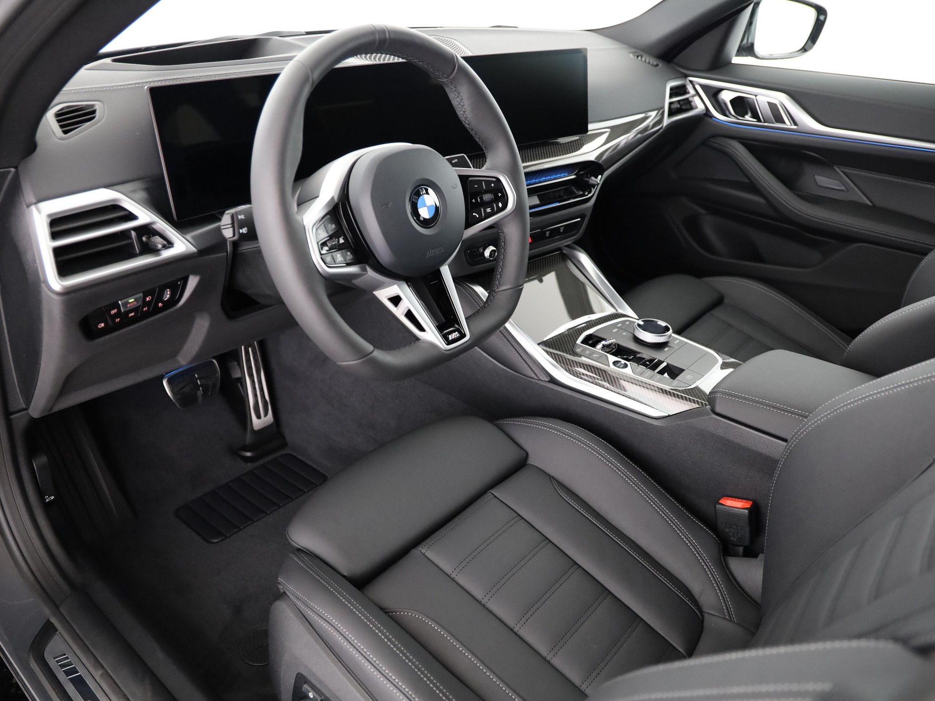 BMW i4 xDrive40-image-13