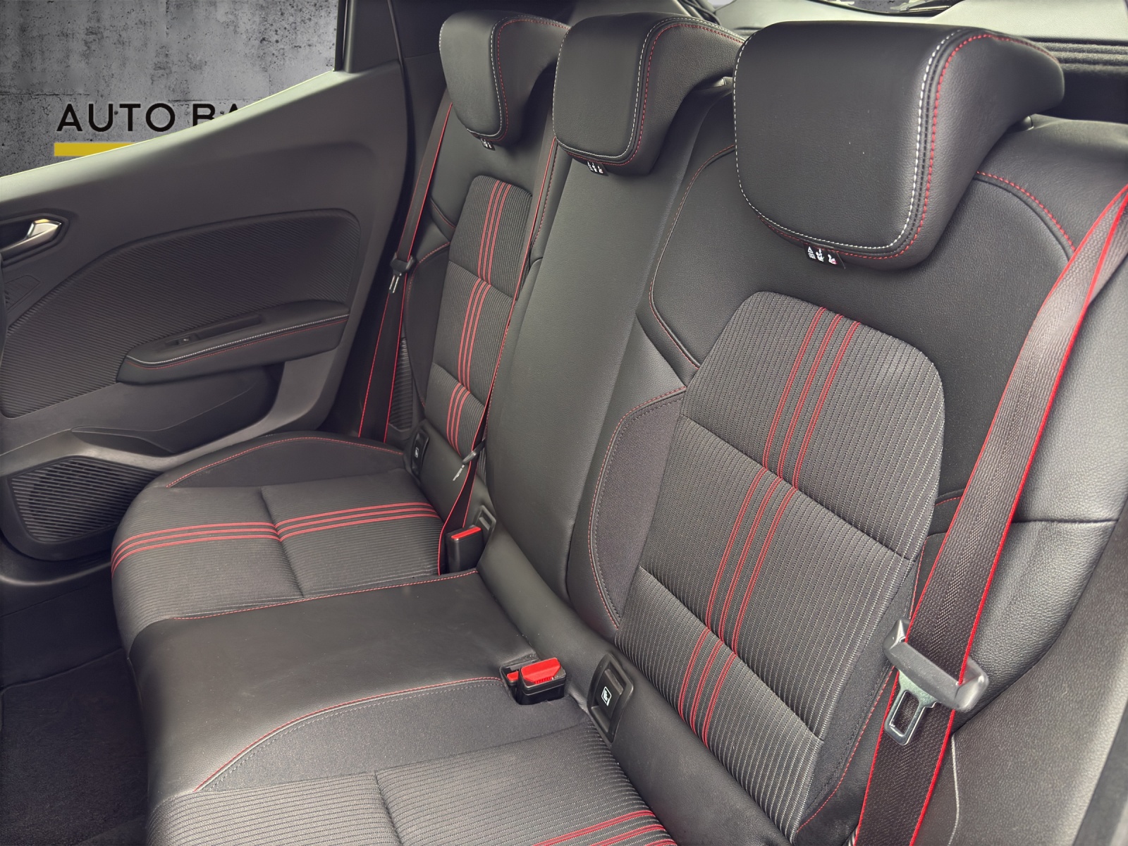 RENAULT Clio 1.6 E-Tech RS Line-image-10