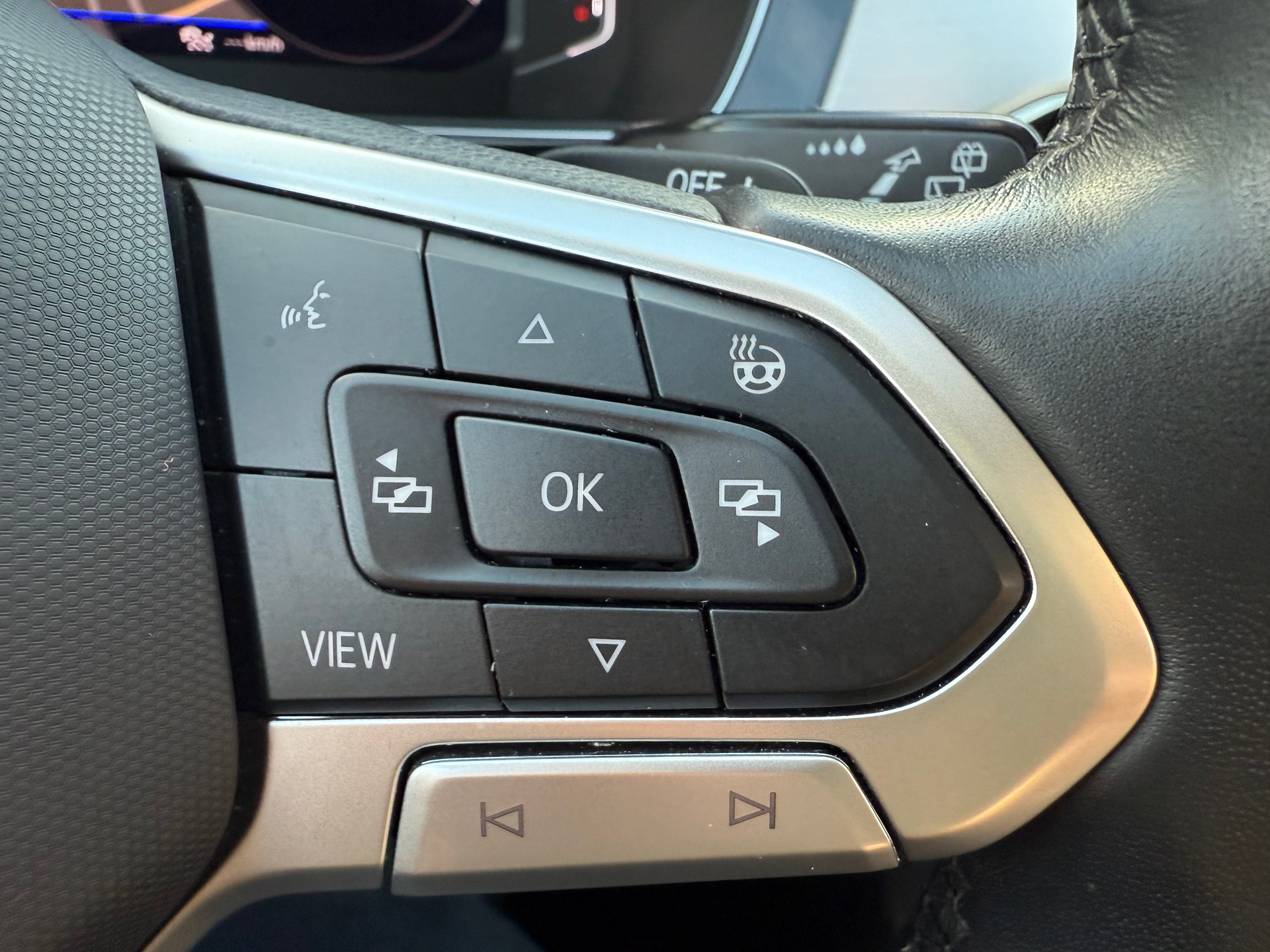 VW Passat Variant 2.0 TDI 200 Elegance DSG 4m *Traumausstattung*-image-23