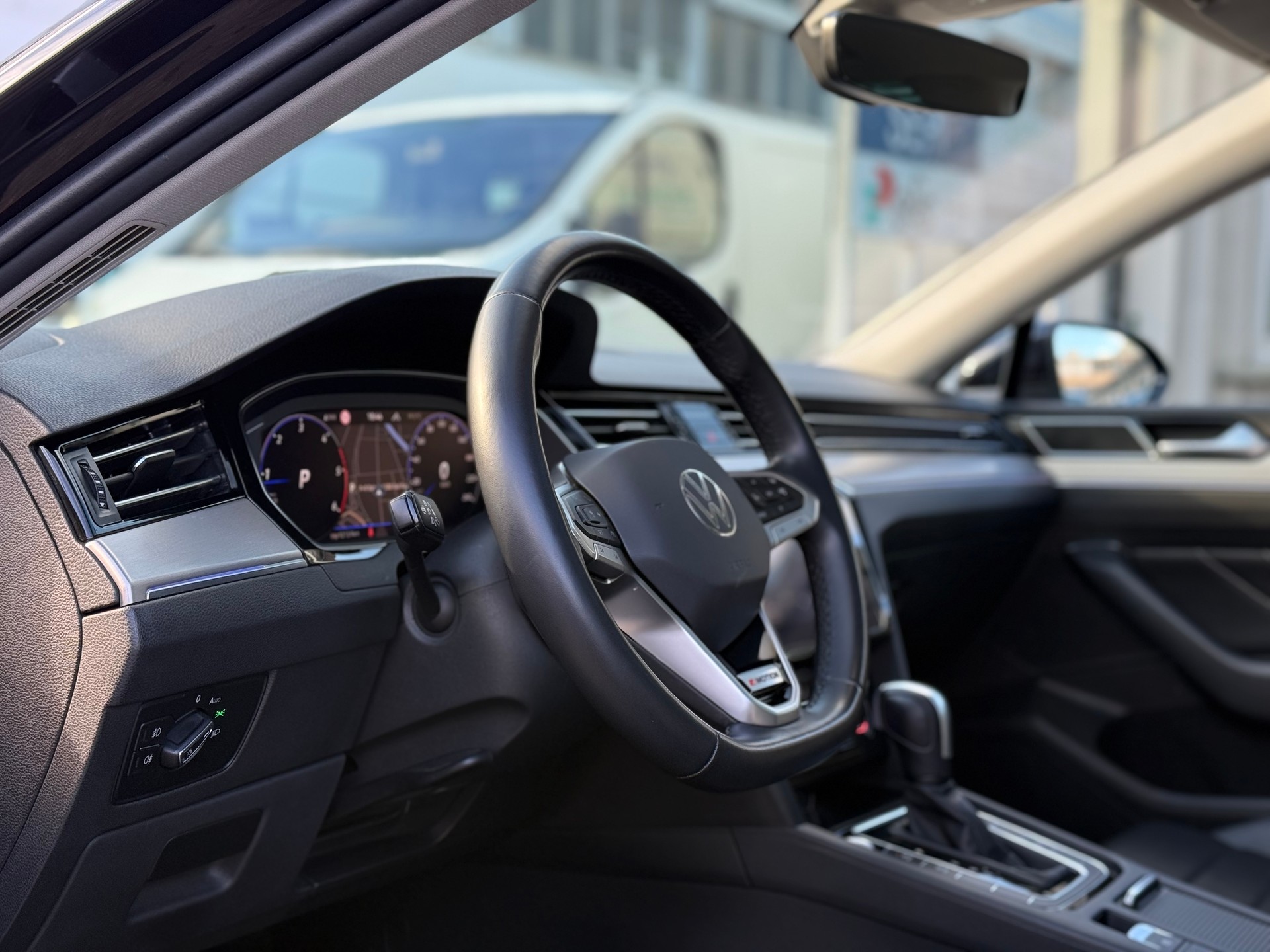 VW Passat Variant 2.0 TDI 200 Elegance DSG 4m *Traumausstattung*-image-6