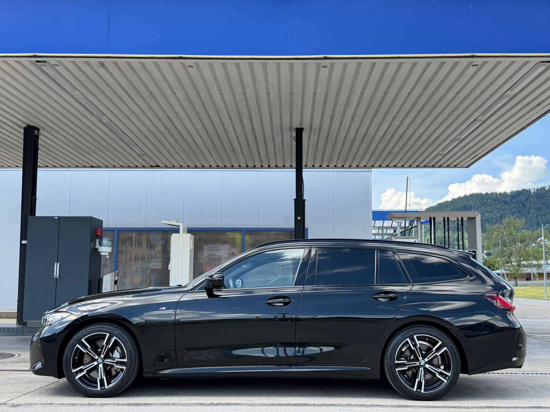BMW 330i Touring xDrive Steptronic M Sport *Shadow-Line**Live Cockpit**245PS**Modell 2025*-showroom-element-3