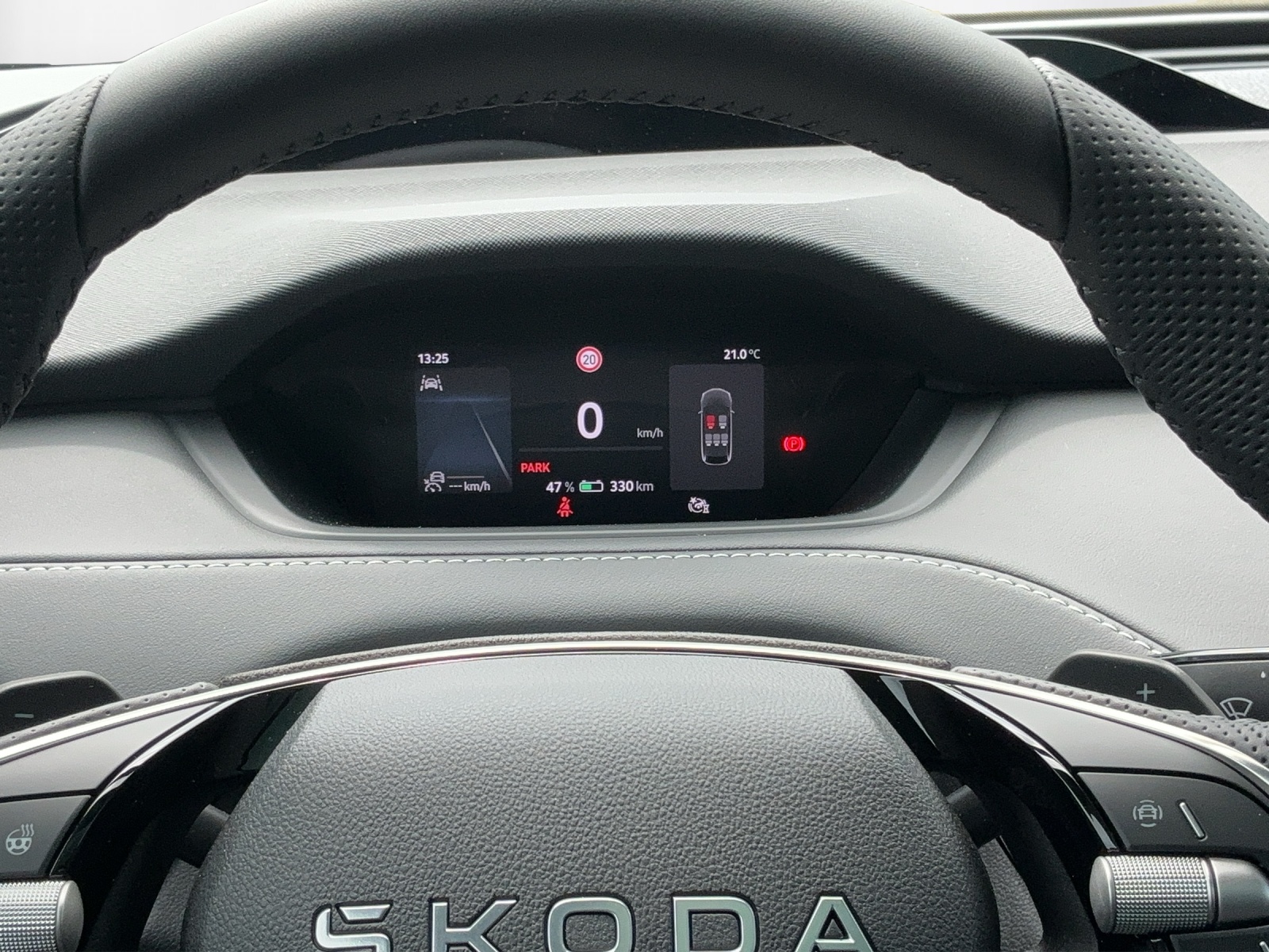SKODA Enyaq 4x4 RS-image-7