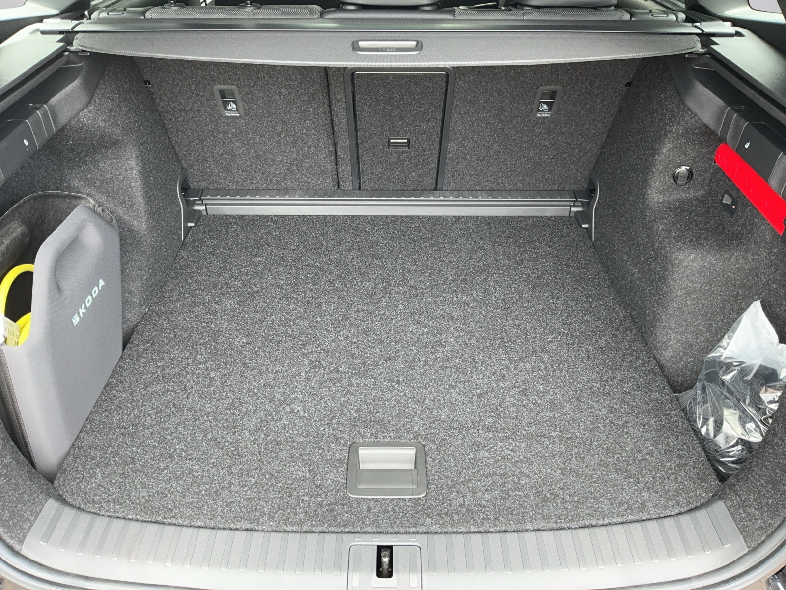 SKODA Enyaq 4x4 RS-image-11
