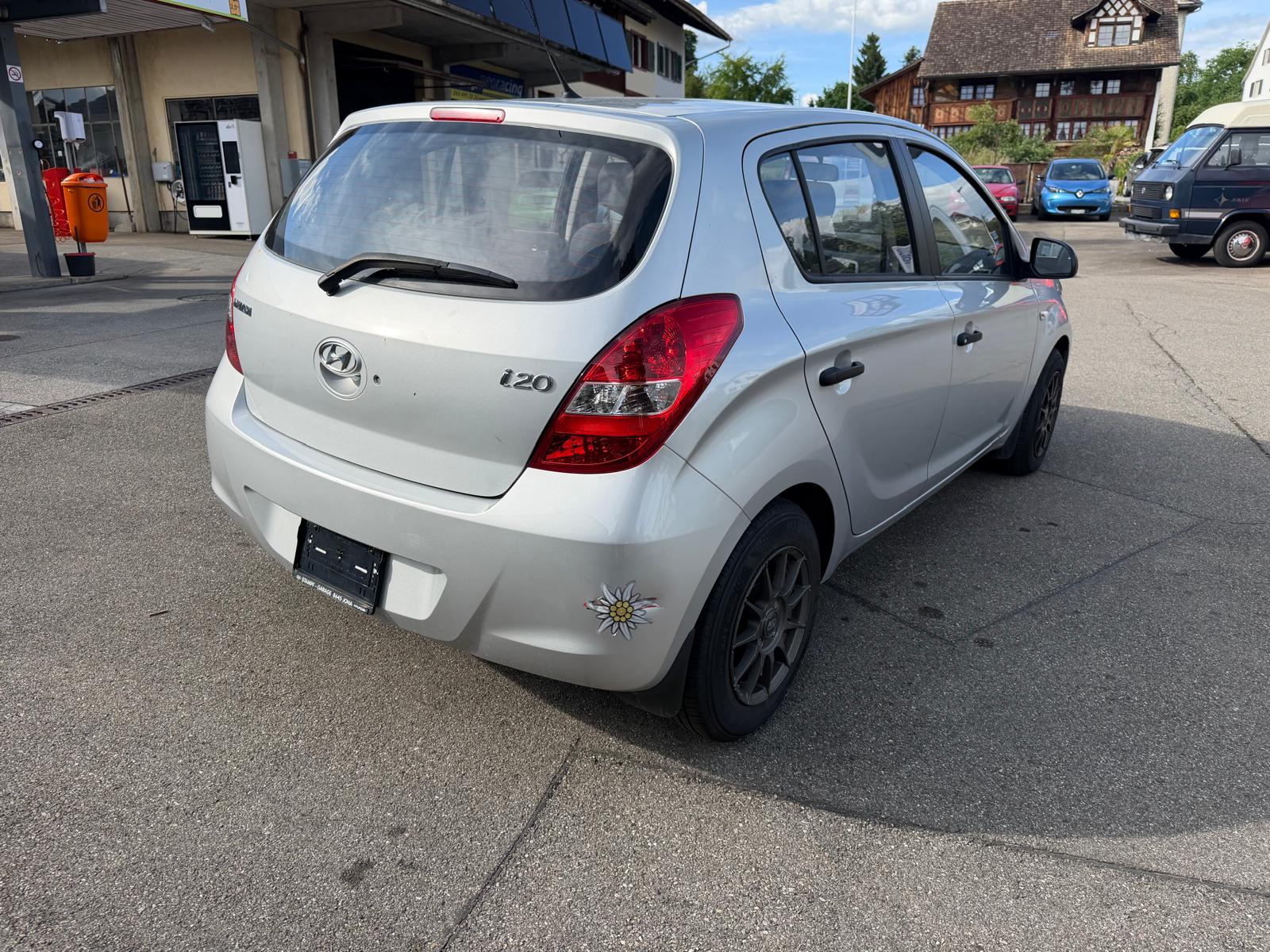 HYUNDAI i20 1.2 Comfort-image-3