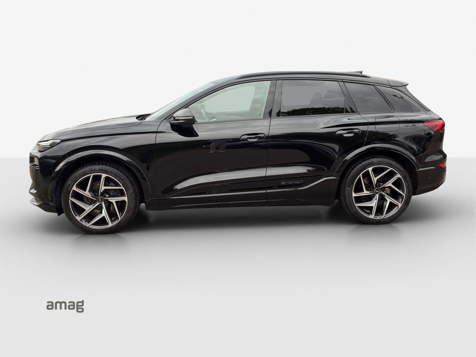 AUDI SQ6 e-tron quattro-showroom-element-1
