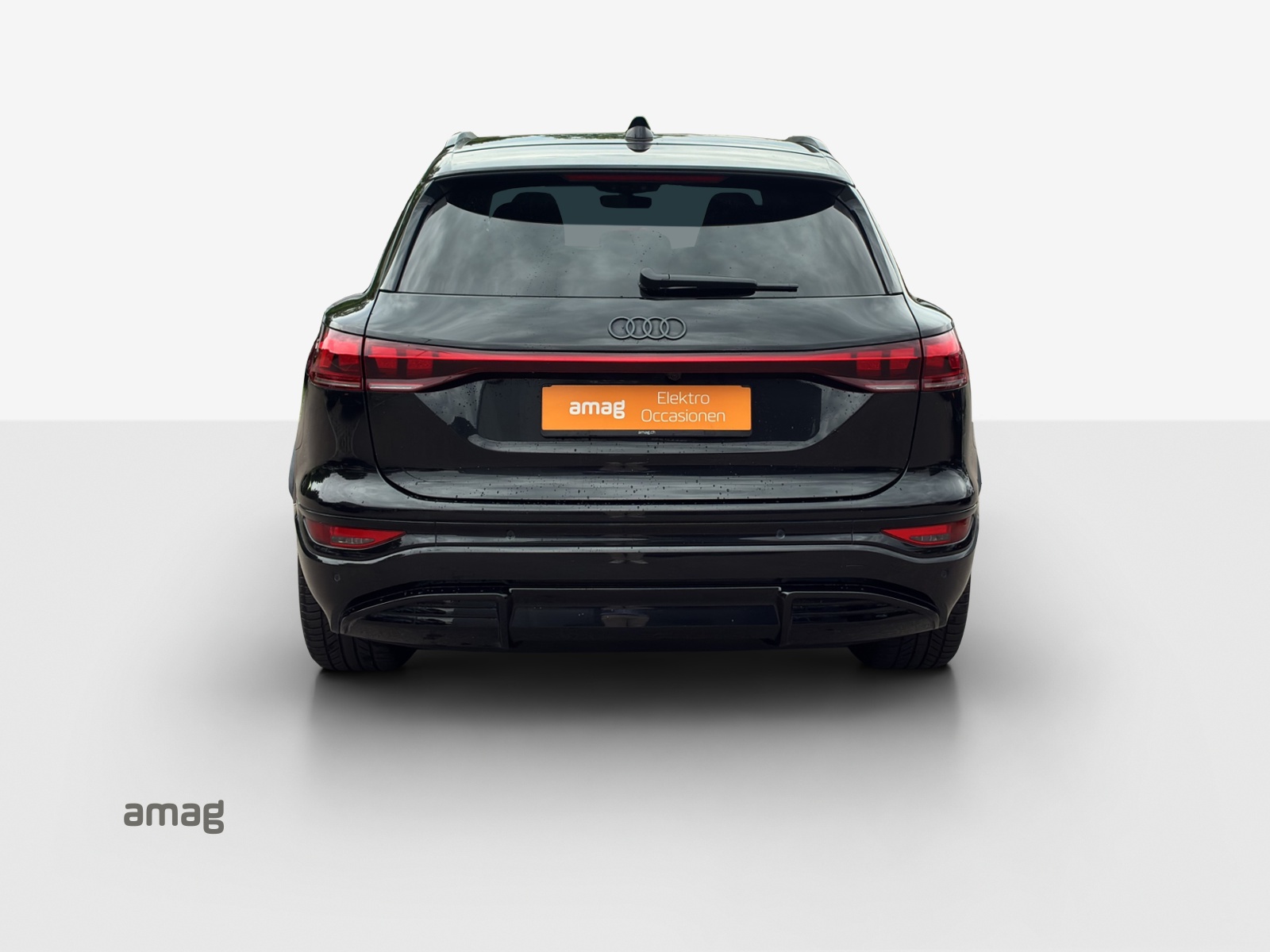 AUDI SQ6 e-tron quattro-showroom-element-3