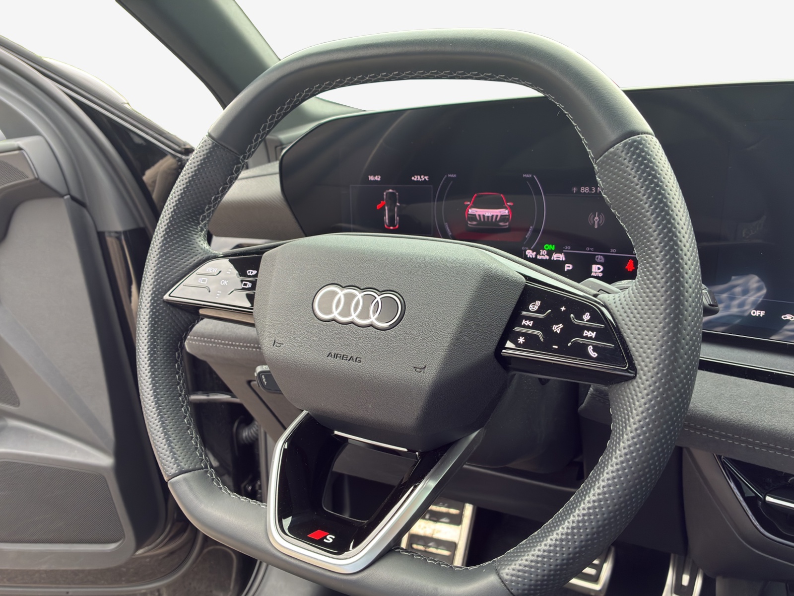 AUDI SQ6 e-tron quattro-image-9