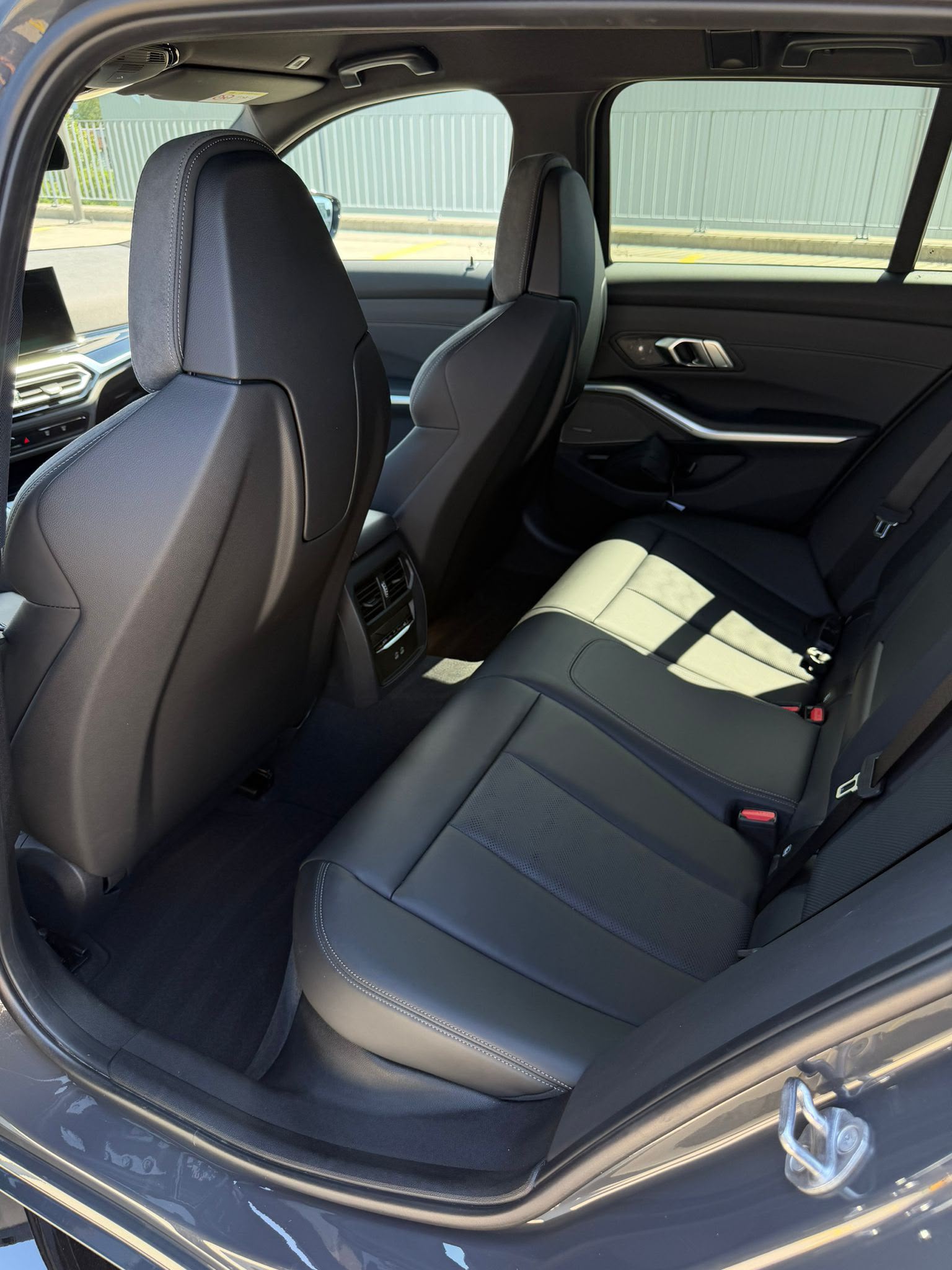 BMW M3 Touring xDrive Competition M-image-11