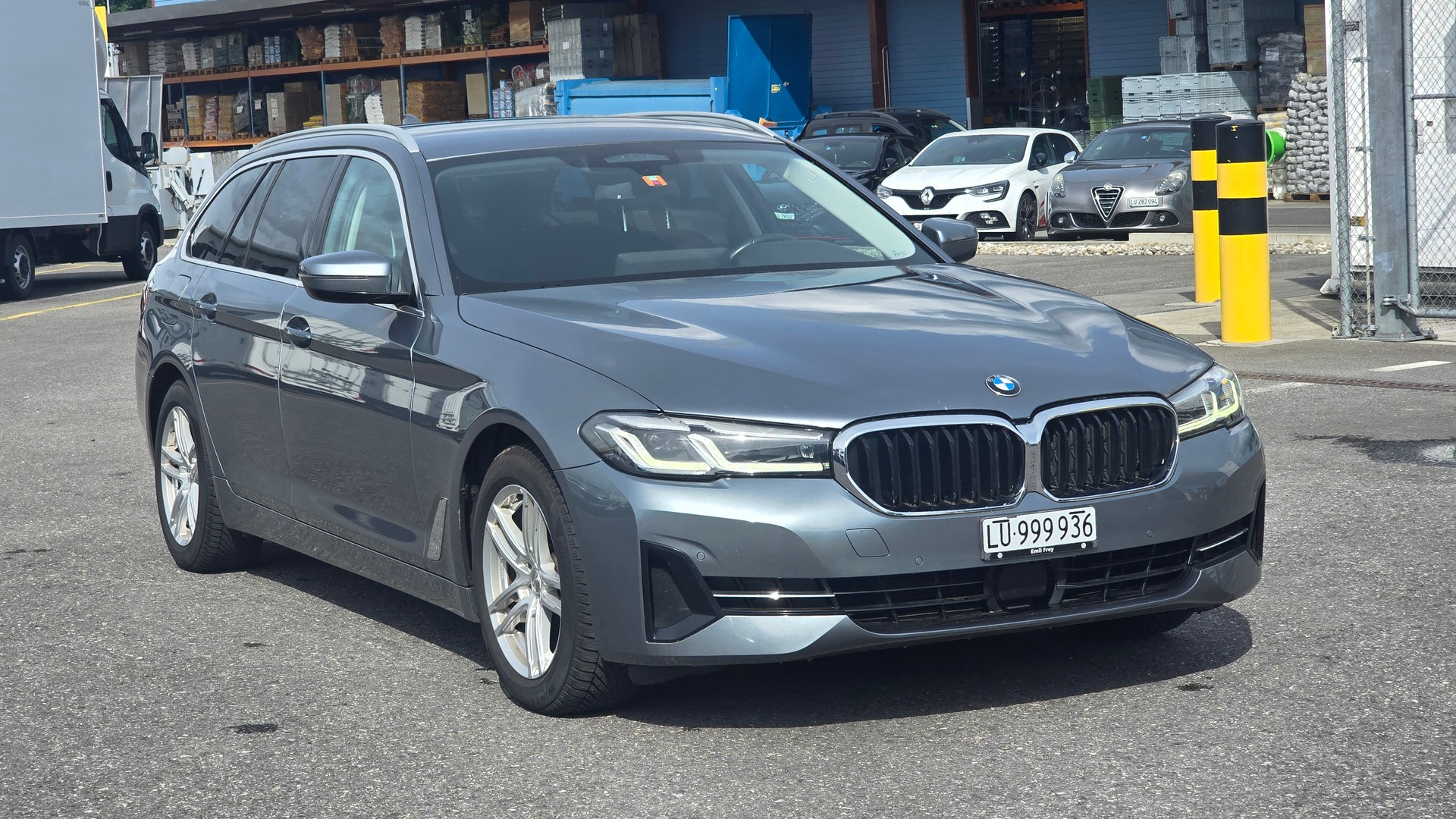 BMW 520d xDrive 48V Touring Steptronic-image-0