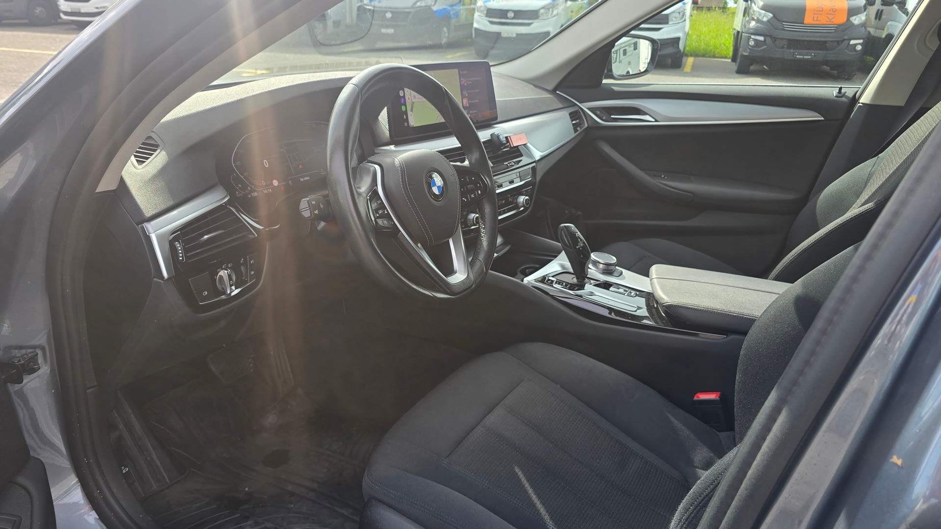 BMW 520d xDrive 48V Touring Steptronic-image-12