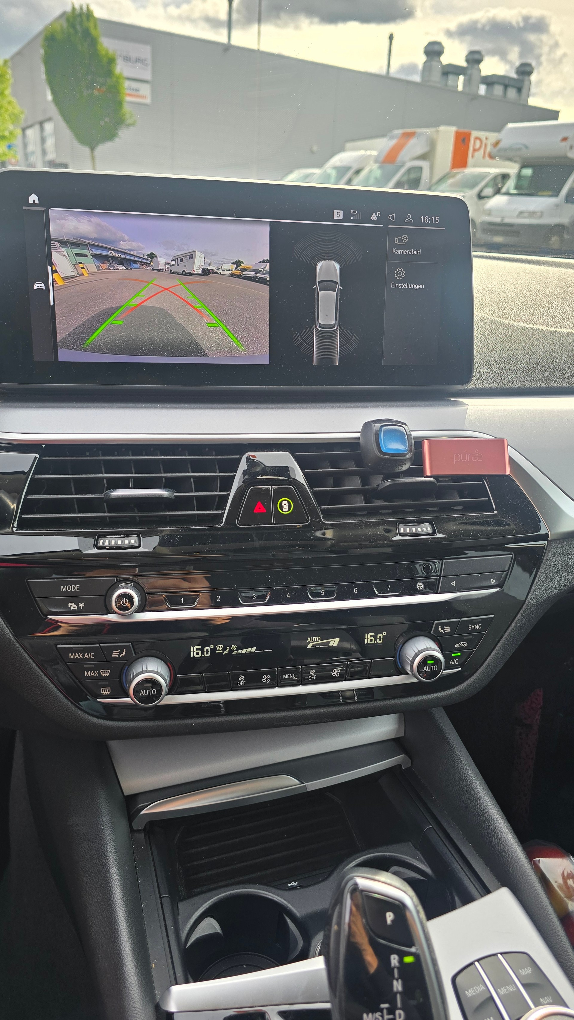 BMW 520d xDrive 48V Touring Steptronic-image-15