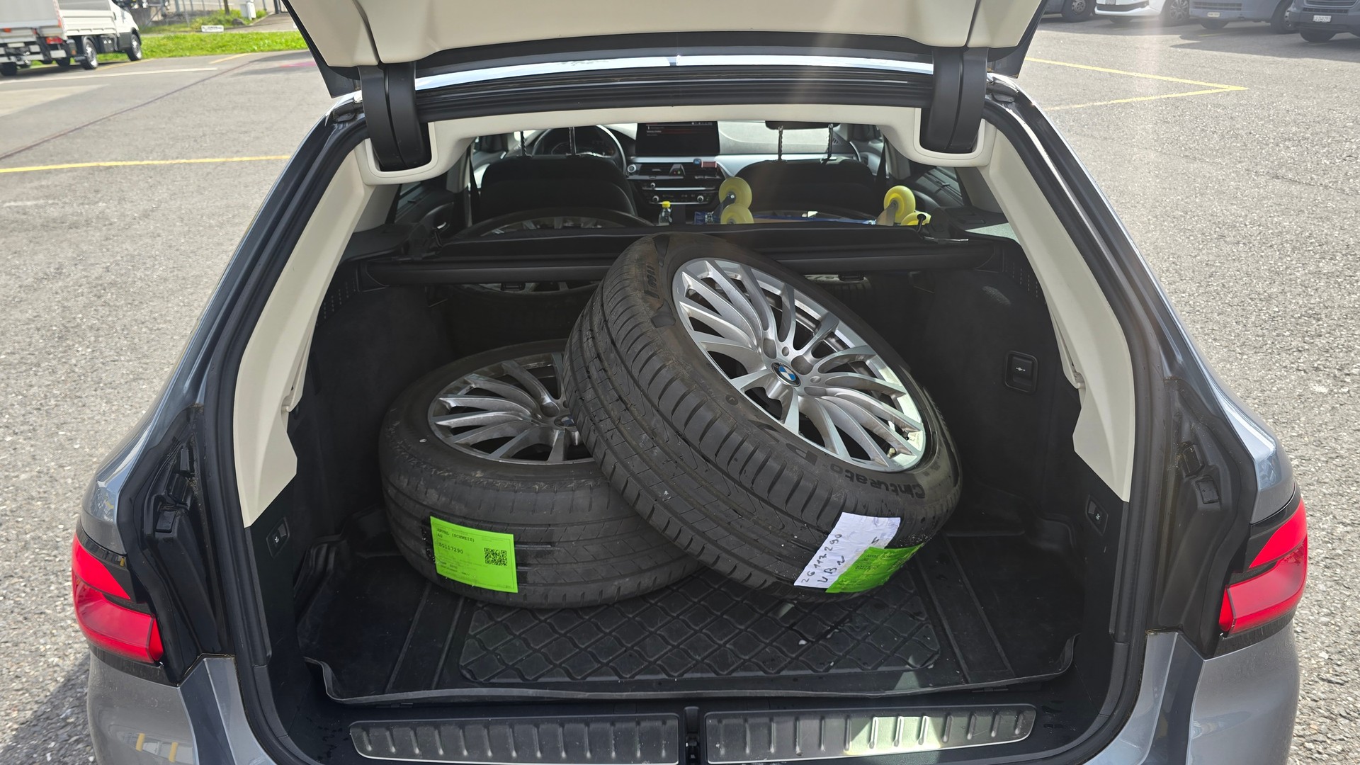 BMW 520d xDrive 48V Touring Steptronic-image-6