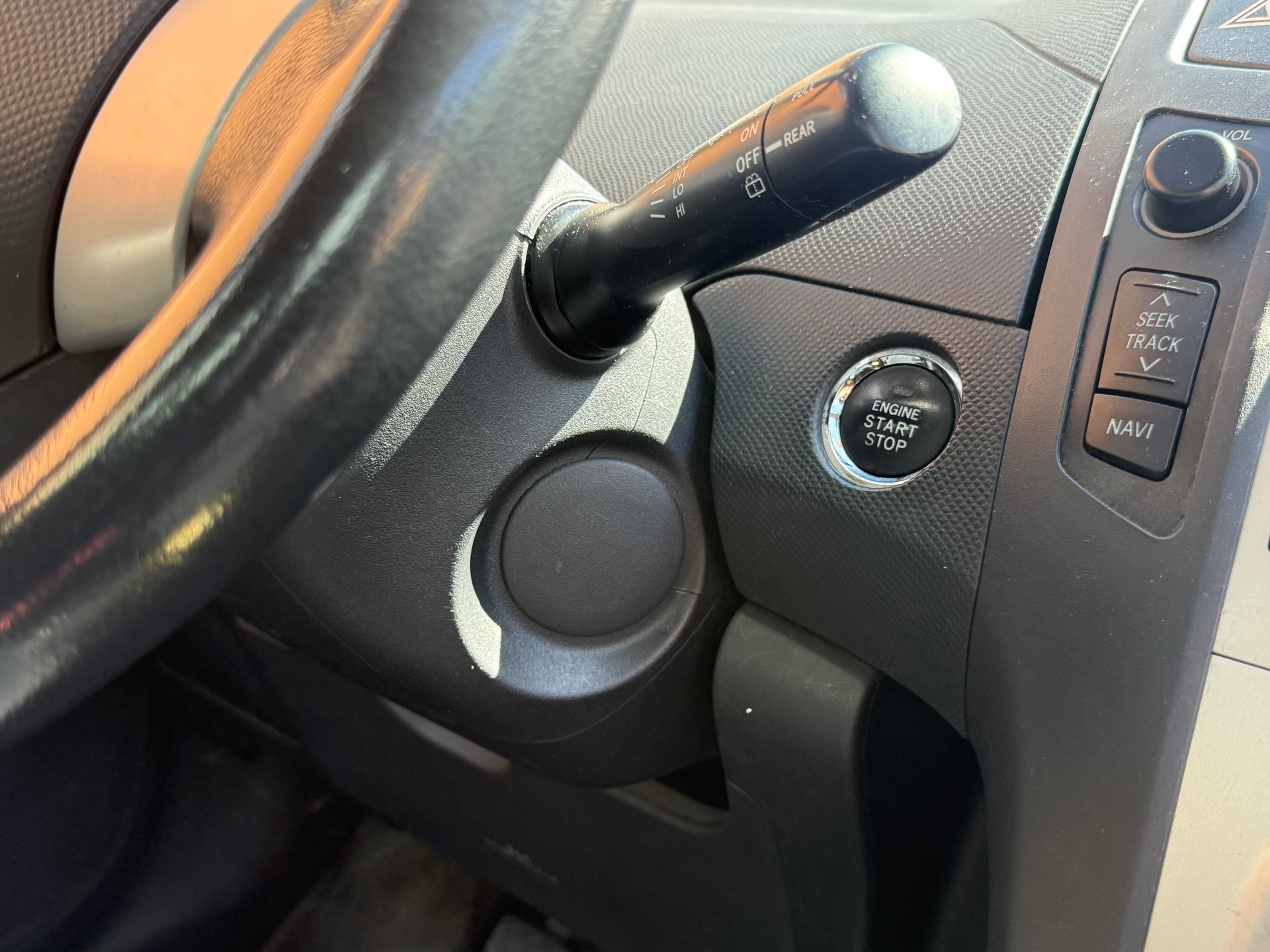 TOYOTA Yaris 1.3 Linea Sol-image-9