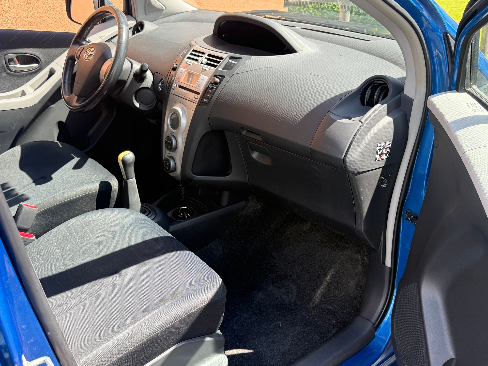 TOYOTA Yaris 1.3 Linea Sol-image-10