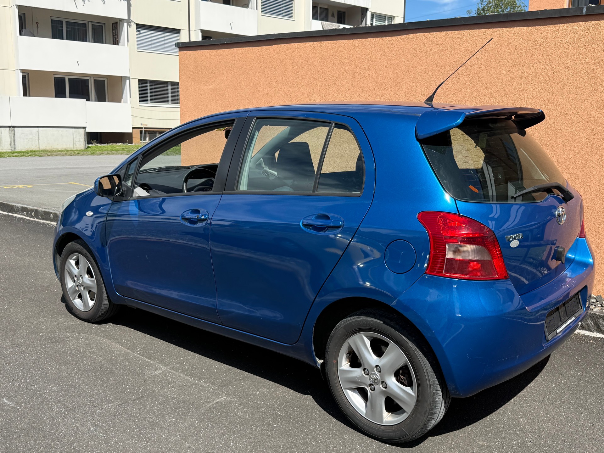 TOYOTA Yaris 1.3 Linea Sol-image-2