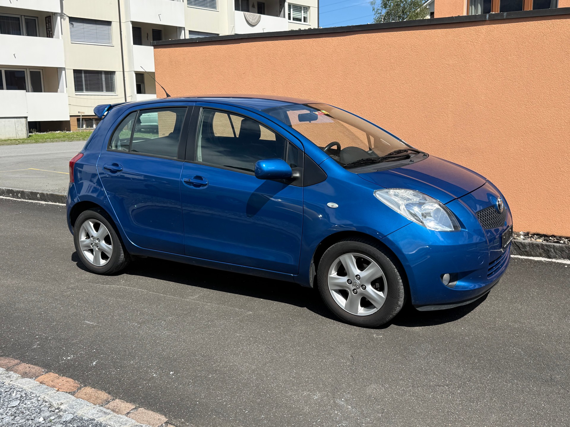 TOYOTA Yaris 1.3 Linea Sol-image-6