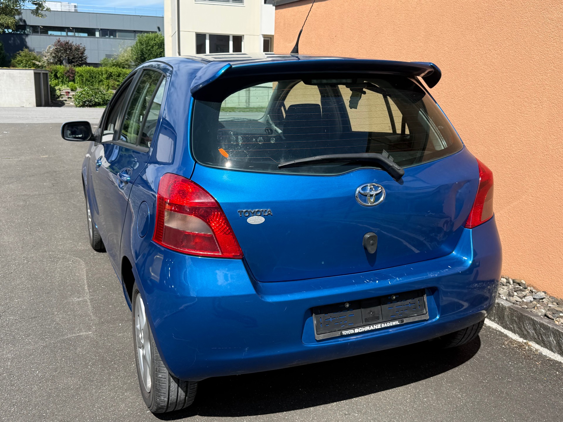TOYOTA Yaris 1.3 Linea Sol-image-3