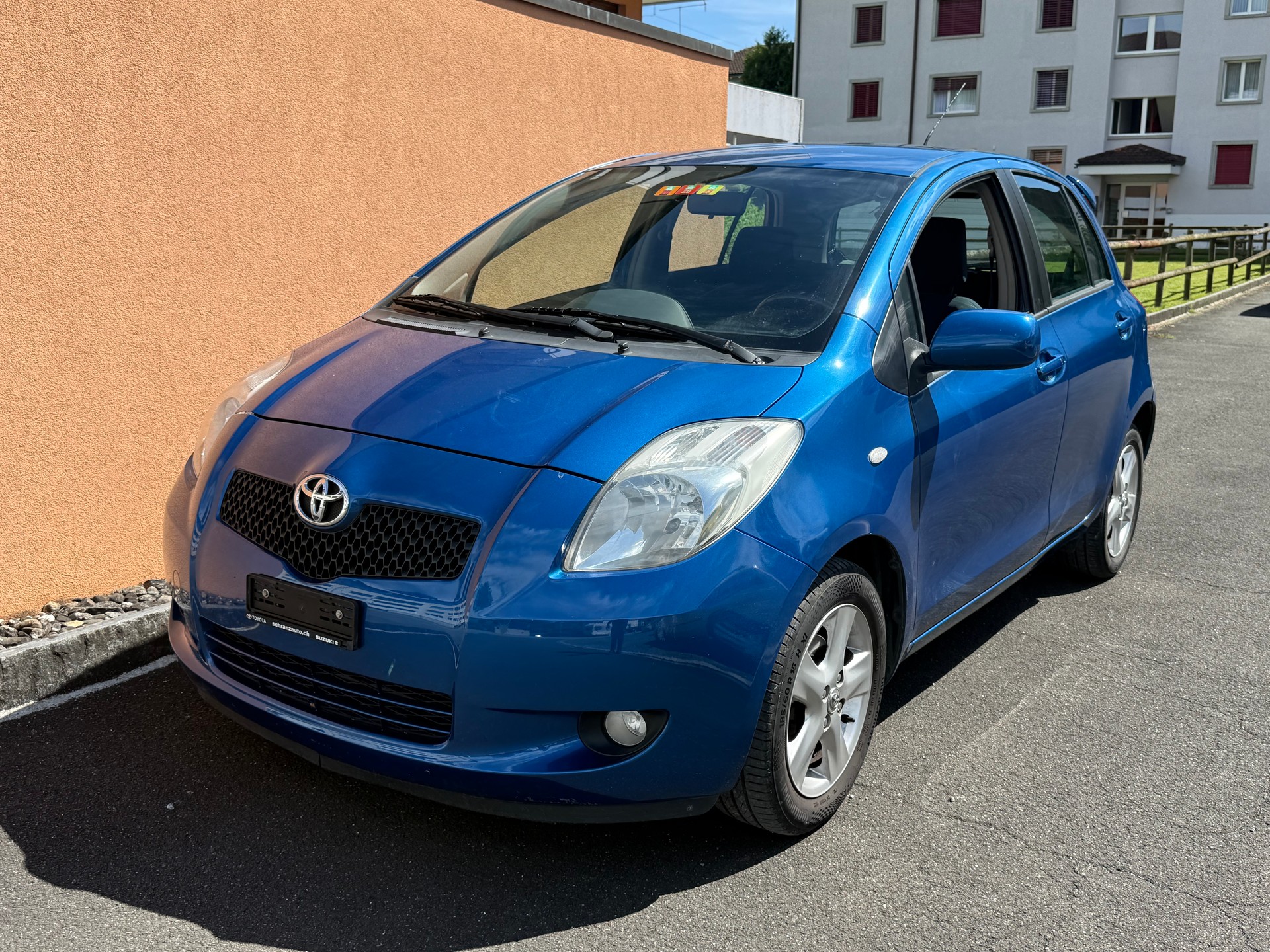 TOYOTA Yaris 1.3 Linea Sol-image-1