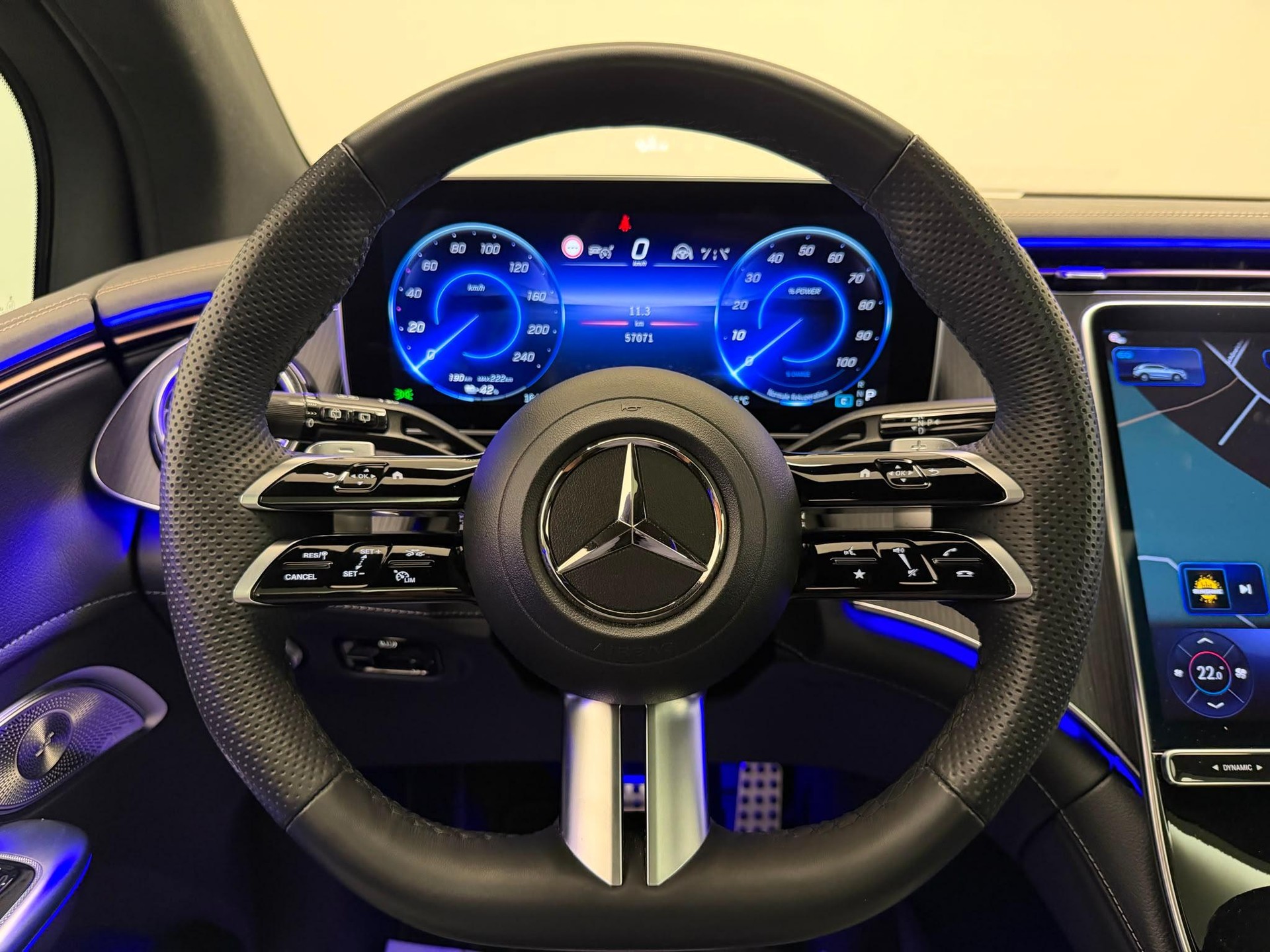 MERCEDES-BENZ EQE 500 Executive Edition AMG Line 4matic-image-27