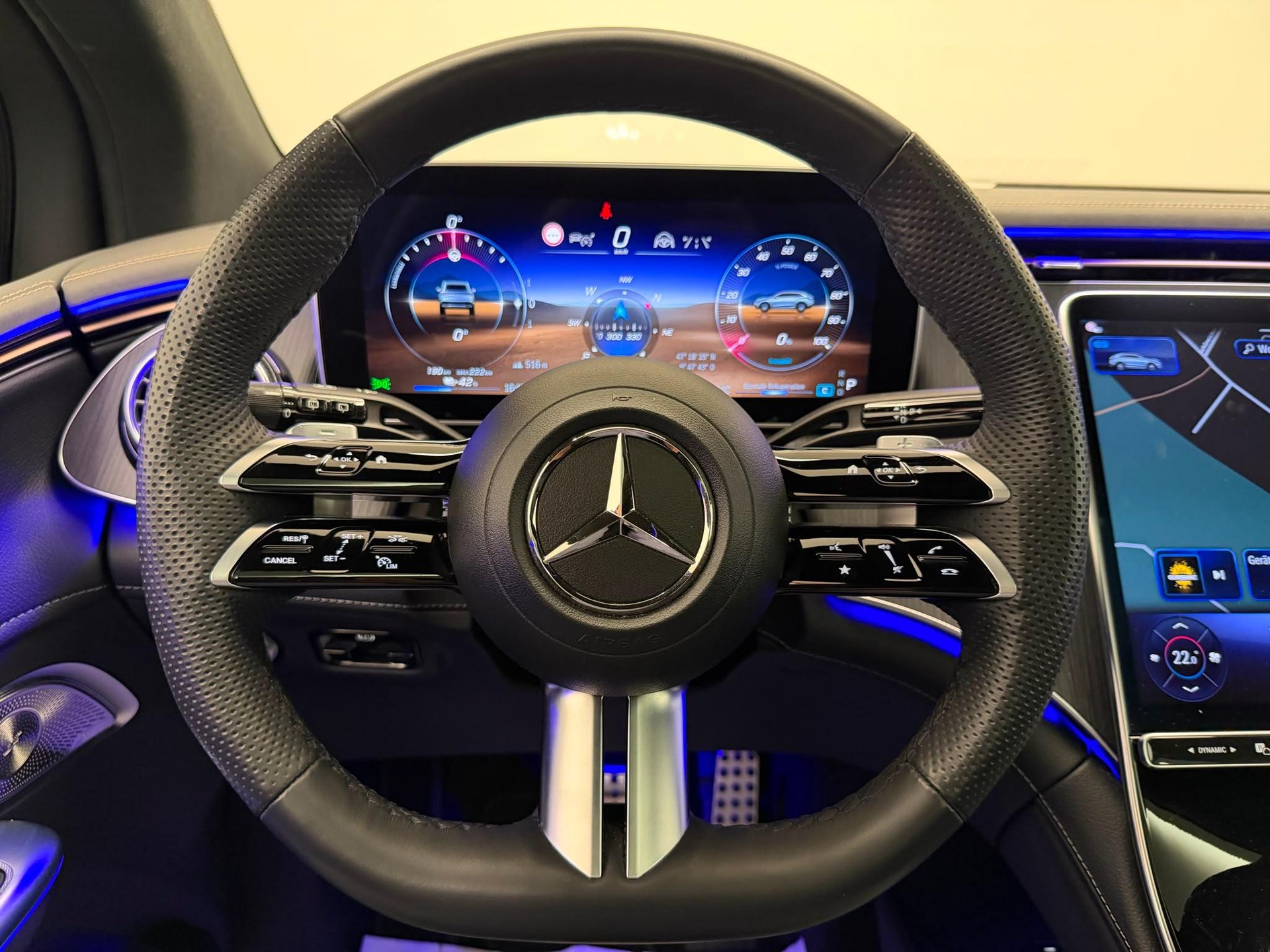 MERCEDES-BENZ EQE 500 Executive Edition AMG Line 4matic-image-24