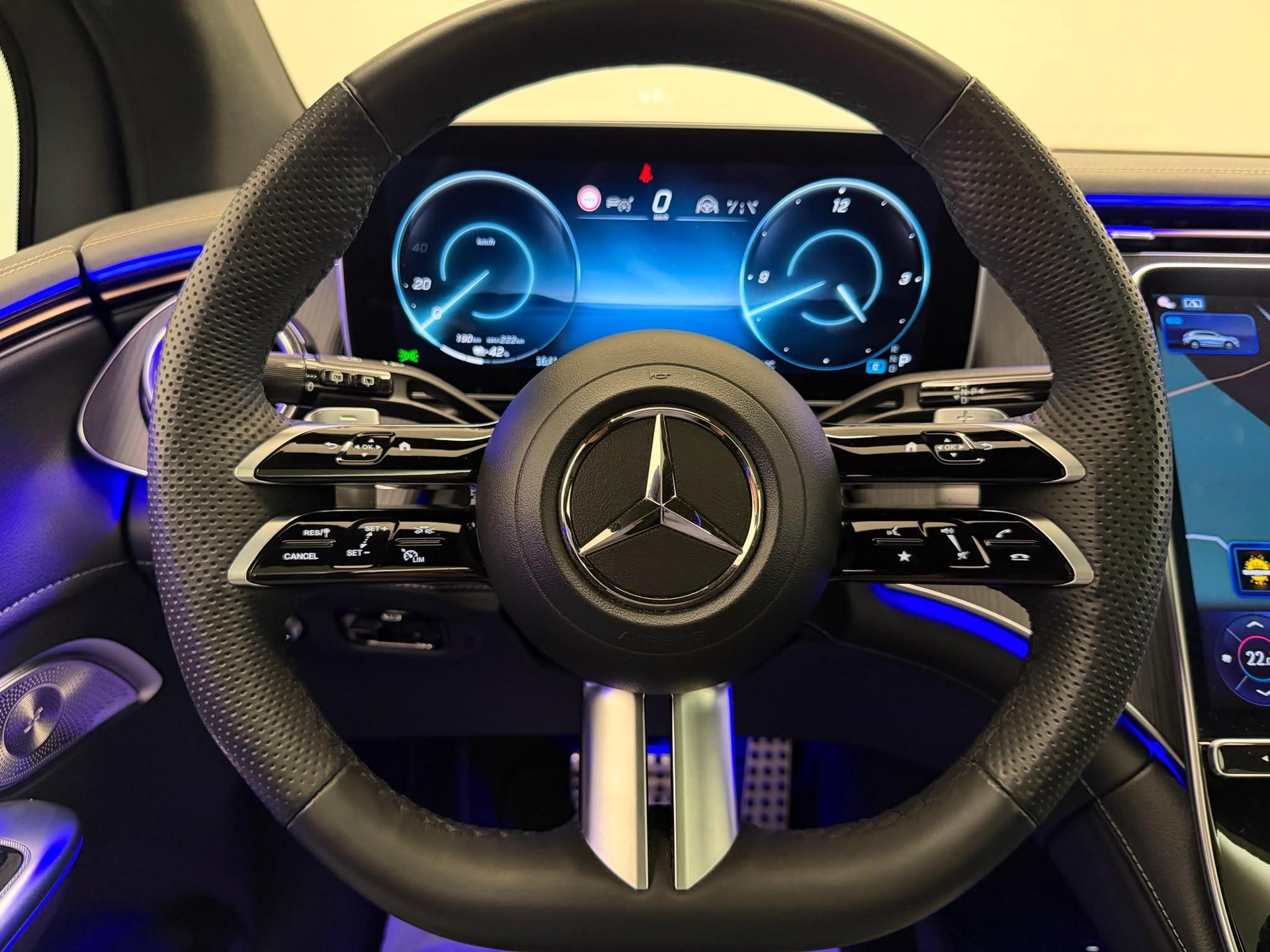 MERCEDES-BENZ EQE 500 Executive Edition AMG Line 4matic-image-20