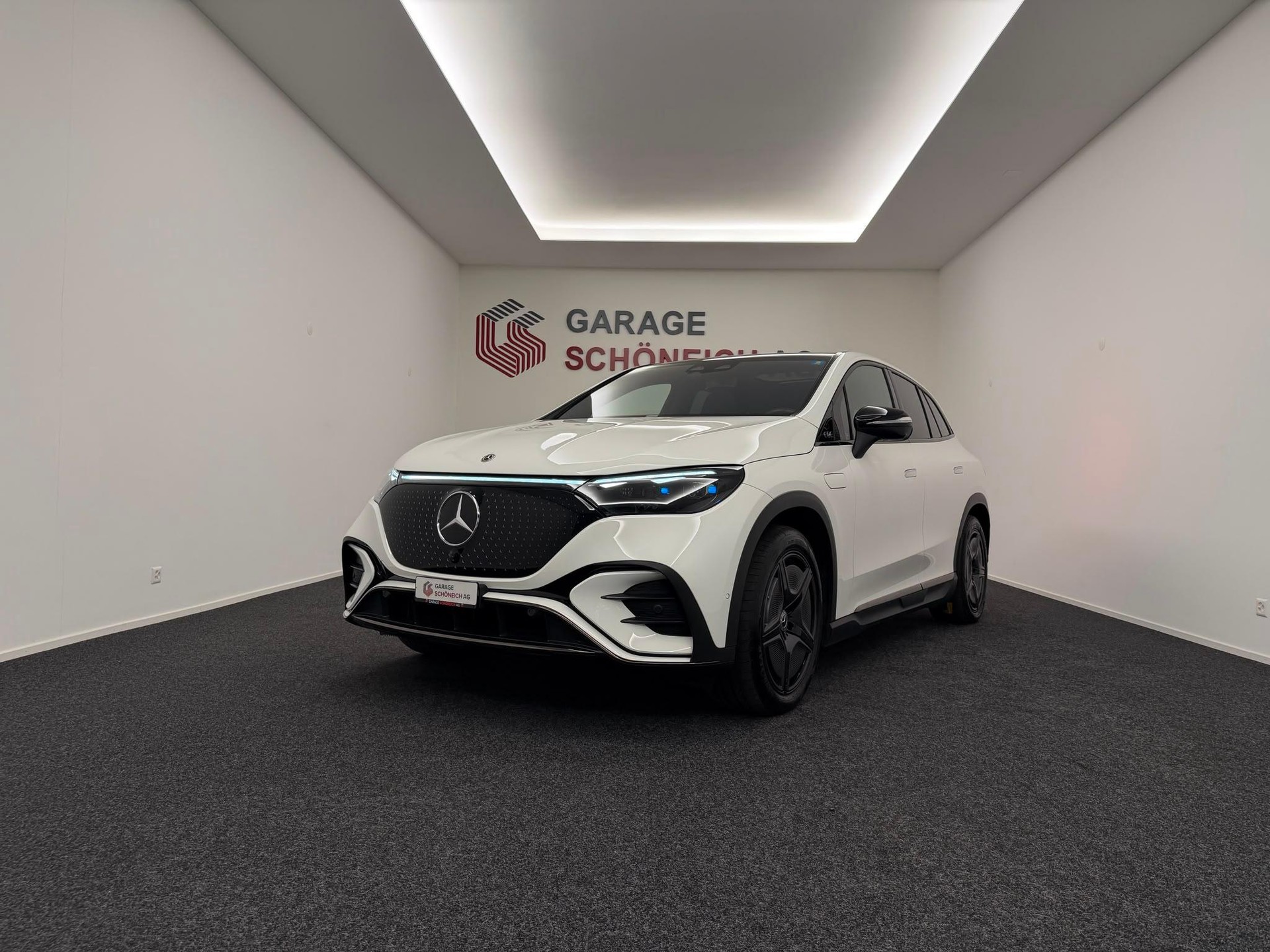 MERCEDES-BENZ EQE 500 Executive Edition AMG Line 4matic-image-0