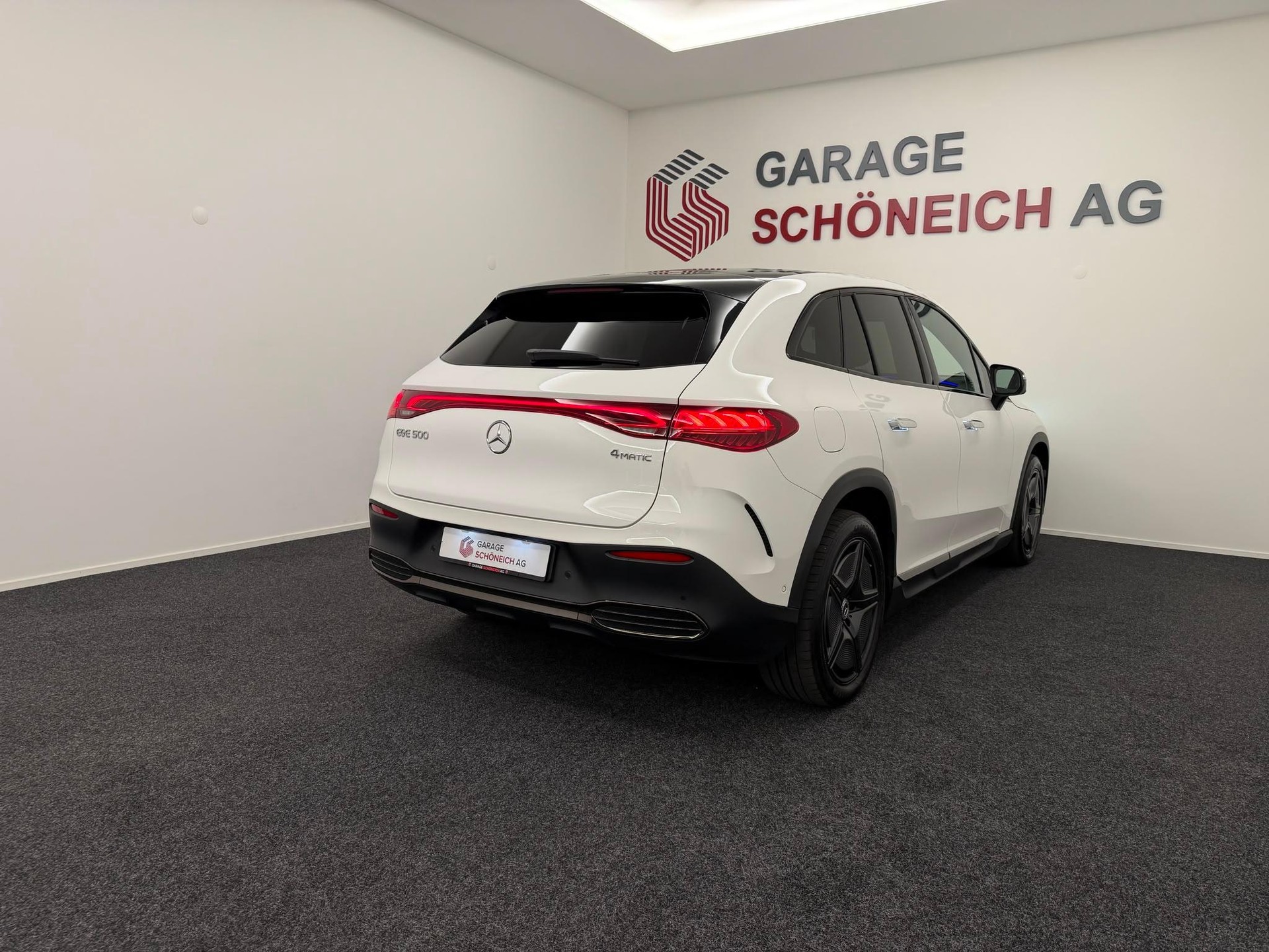 MERCEDES-BENZ EQE 500 Executive Edition AMG Line 4matic-image-4