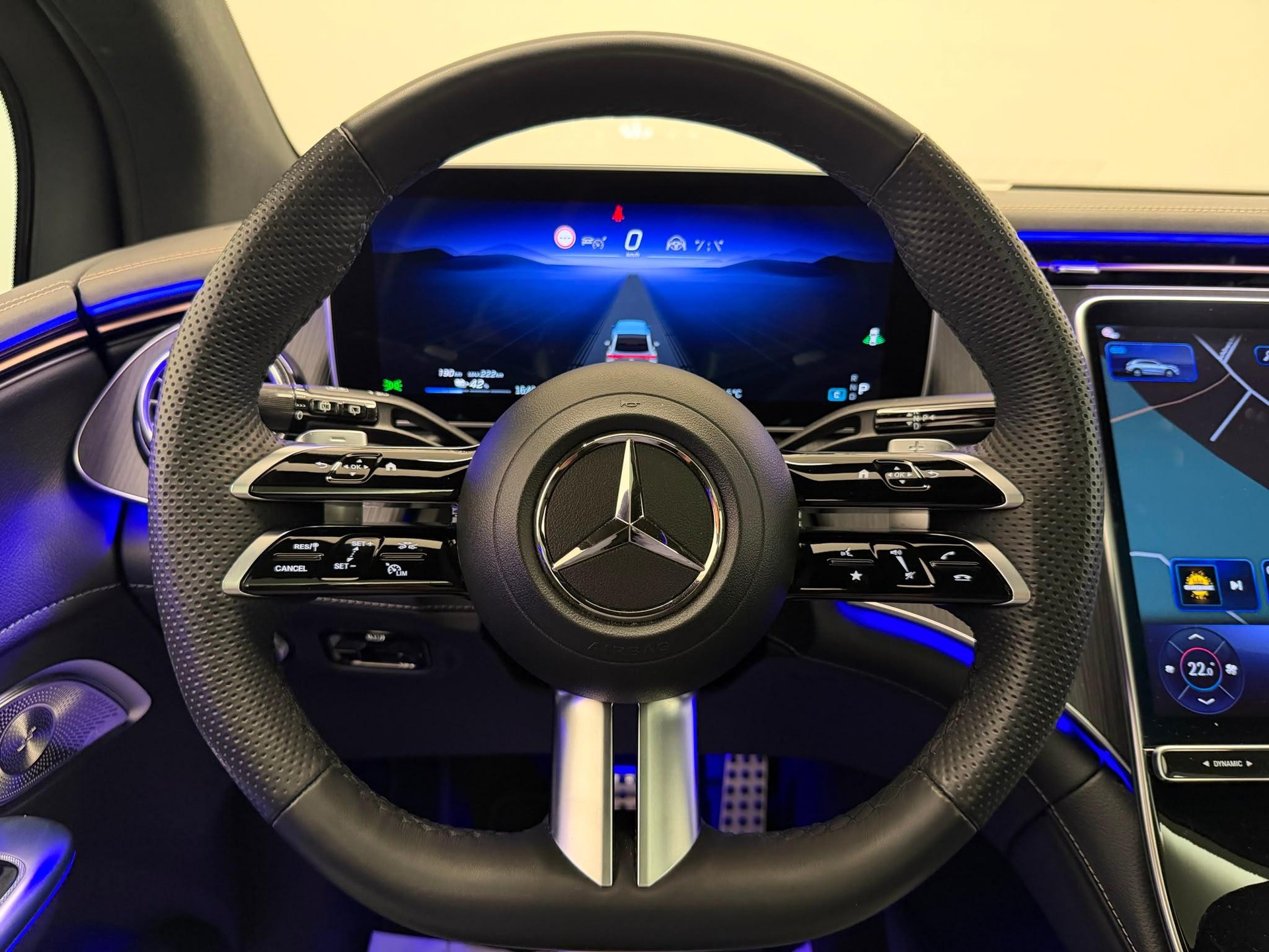 MERCEDES-BENZ EQE 500 Executive Edition AMG Line 4matic-image-25