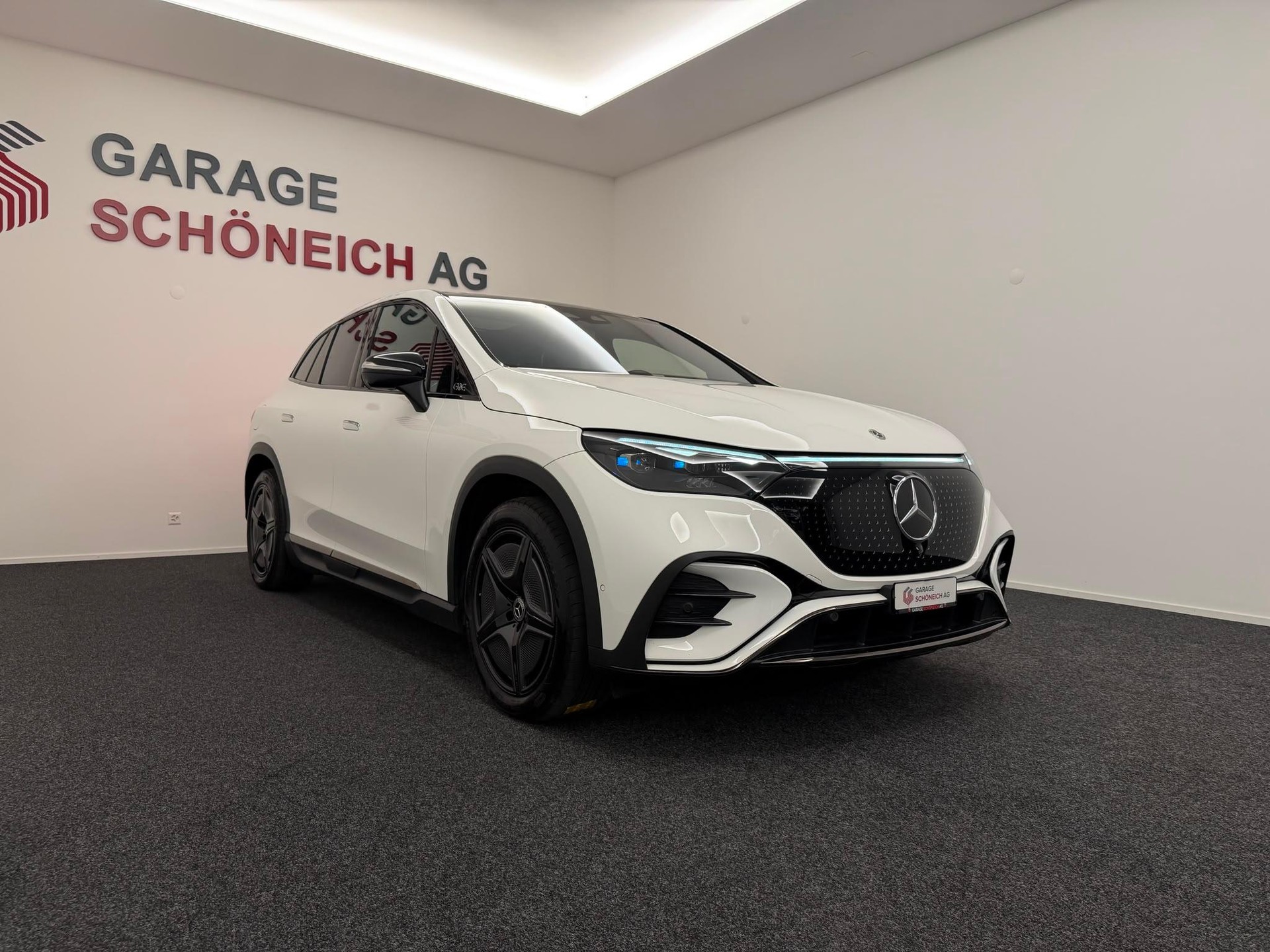 MERCEDES-BENZ EQE 500 Executive Edition AMG Line 4matic-image-2