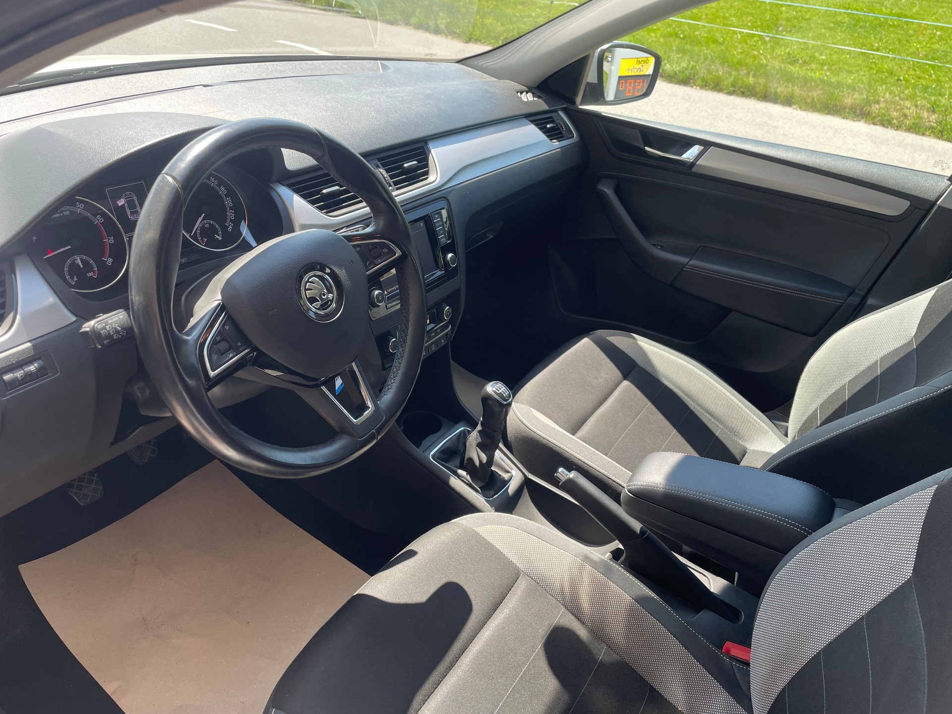 SKODA Rapid Spaceback 1.0 TSI Ambition-image-3